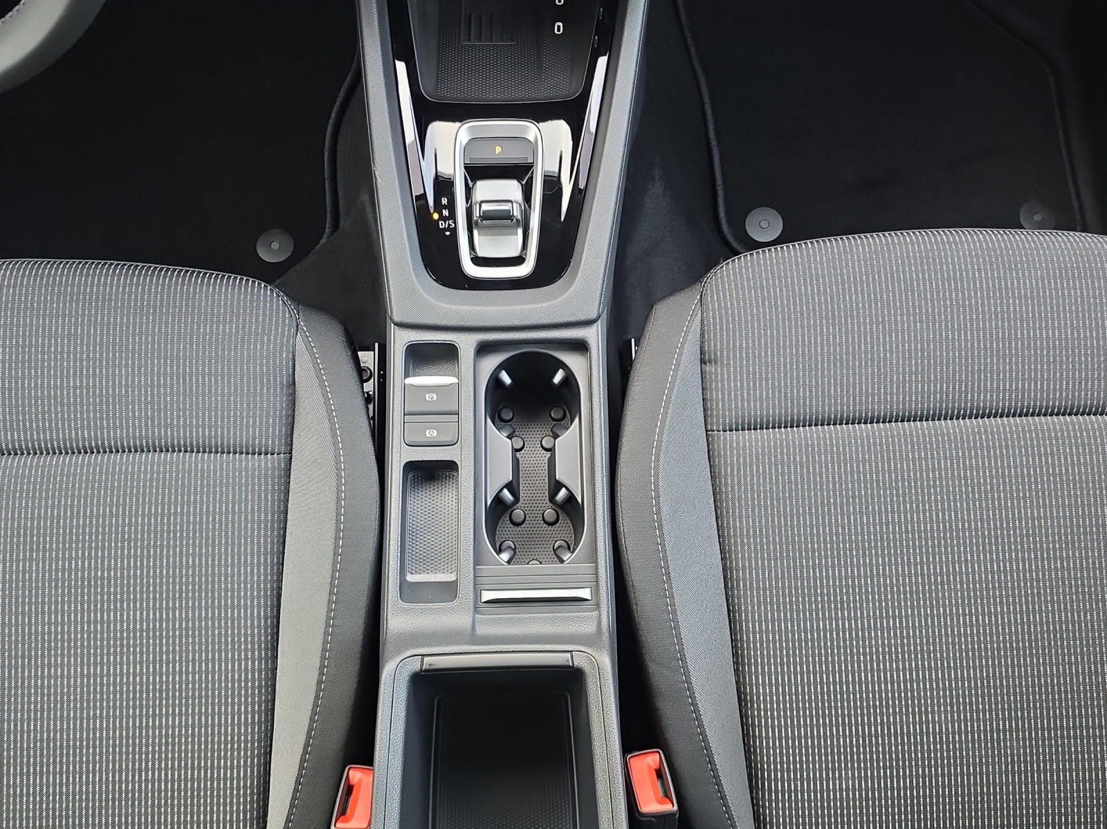 SKODA Octavia Combi 1.5 TSI mHEV DSG Selection-image-9