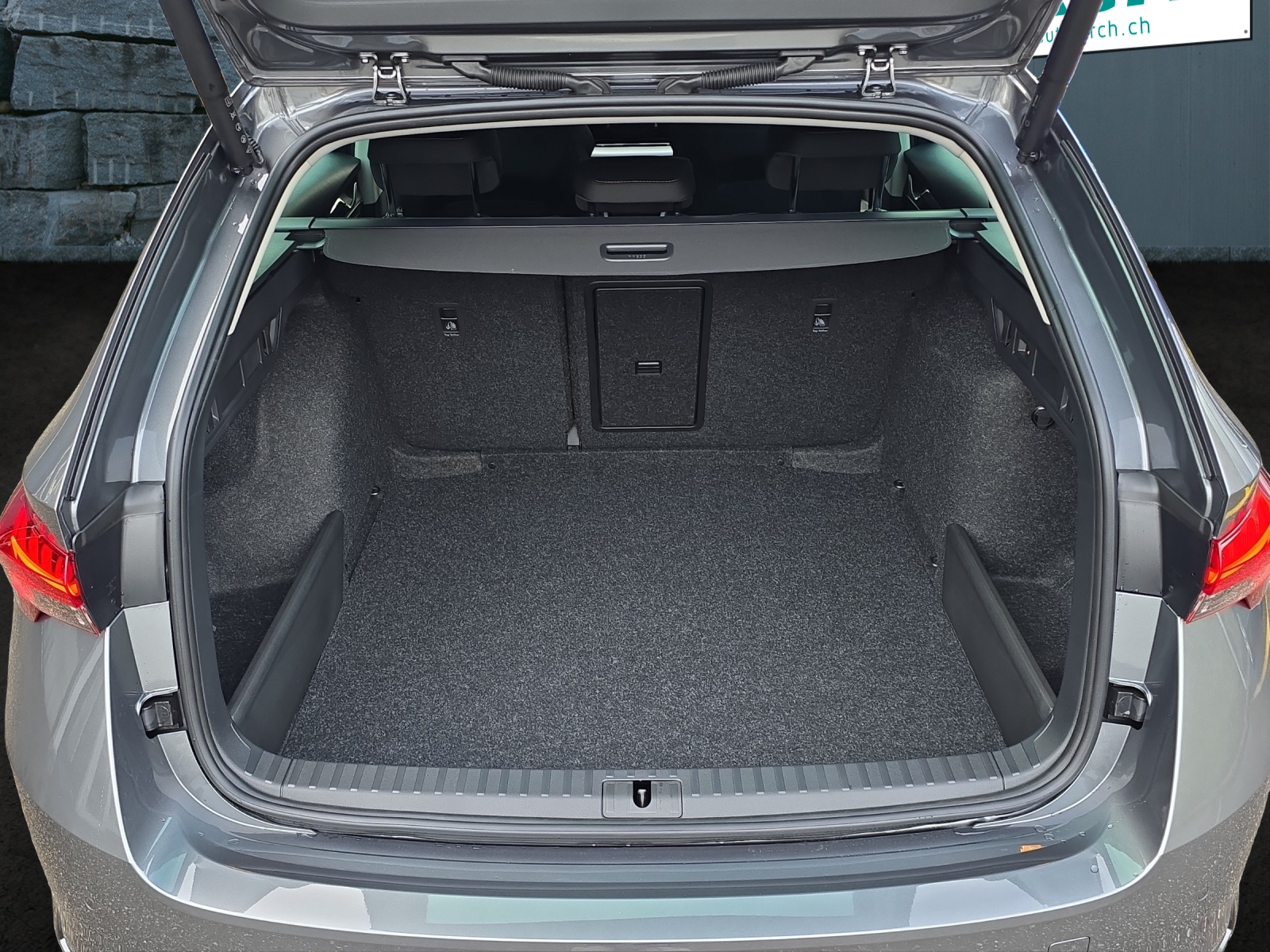 SKODA Octavia Combi 1.5 TSI mHEV DSG Selection-image-5
