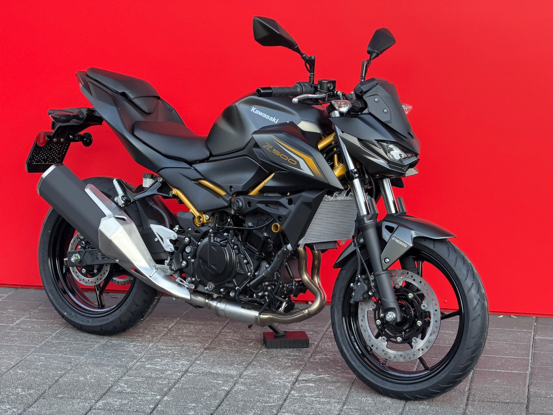 KAWASAKI Z 500-showroom-element-3