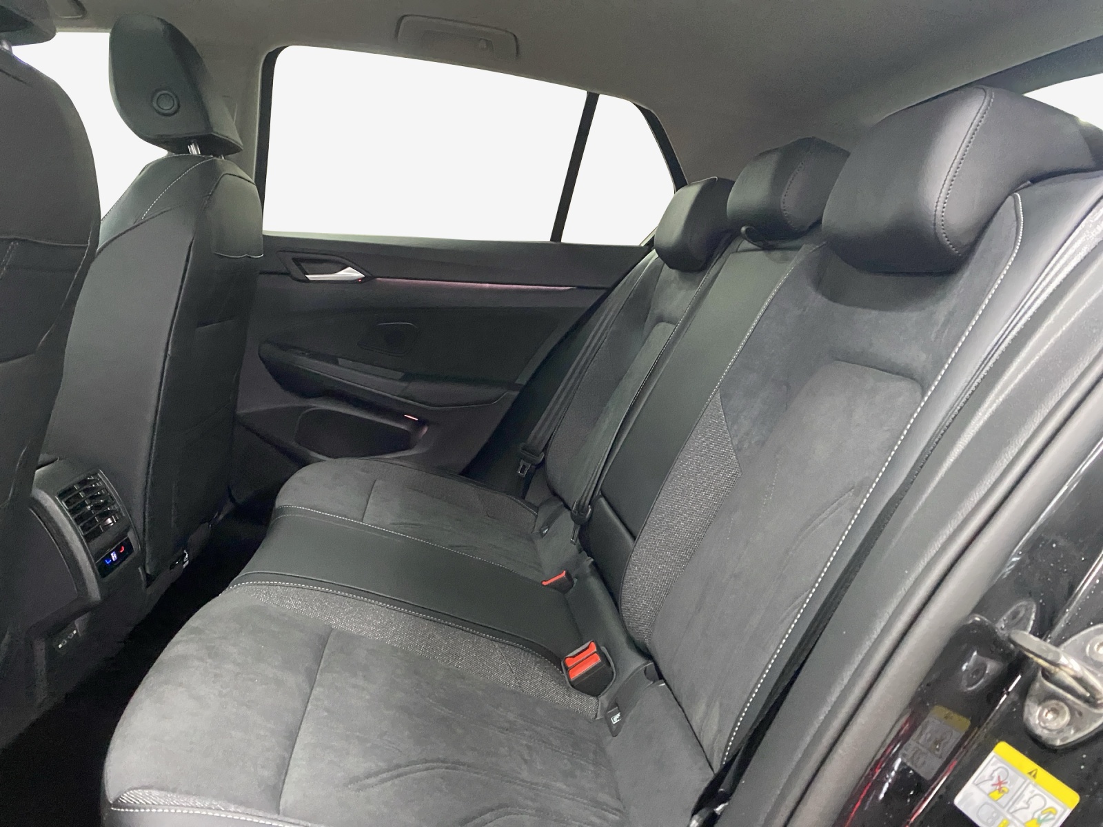VW Golf 1.5 e TSI mHEV United DSG-image-11