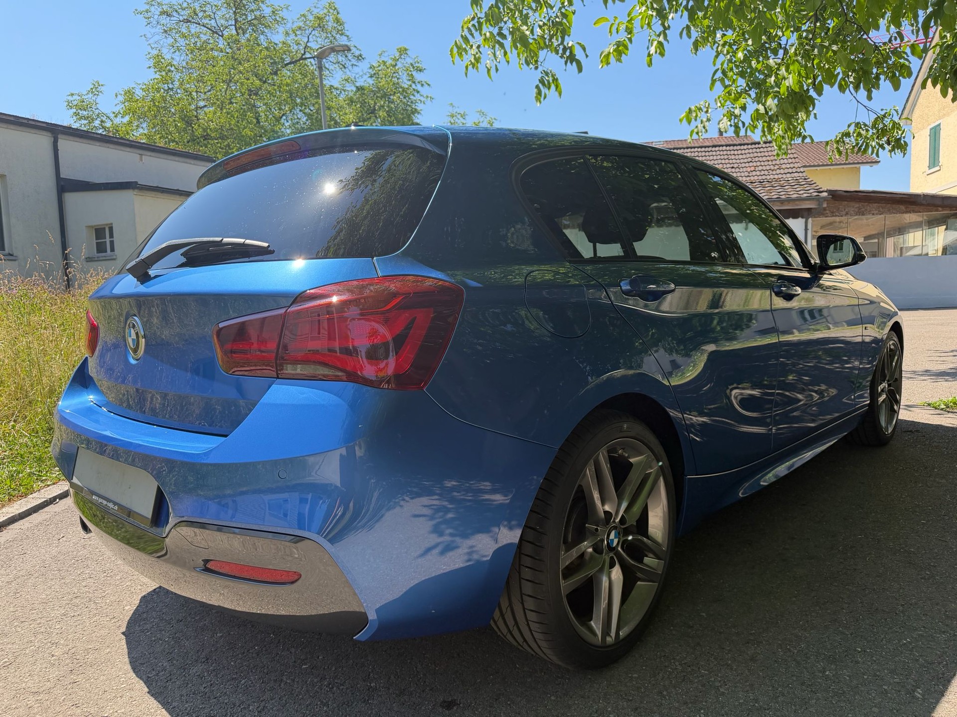 BMW 118i-image-6