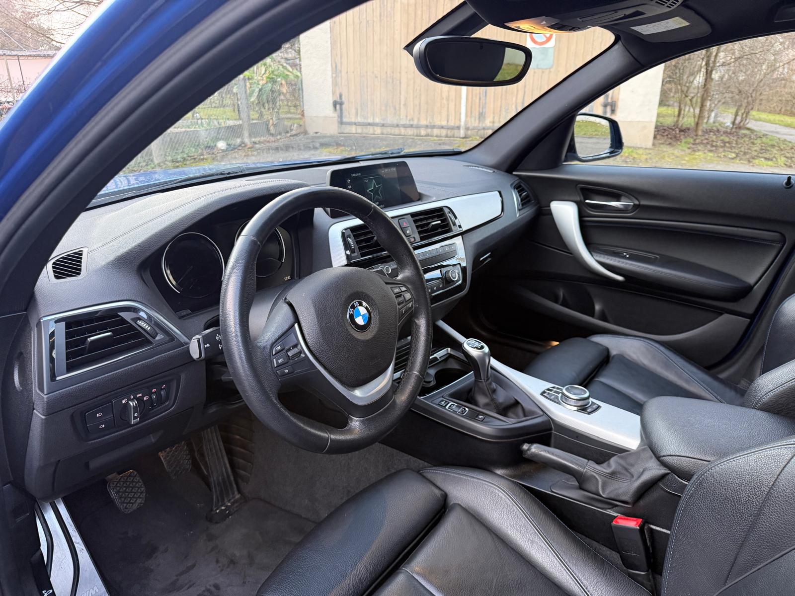 BMW 118i-image-4