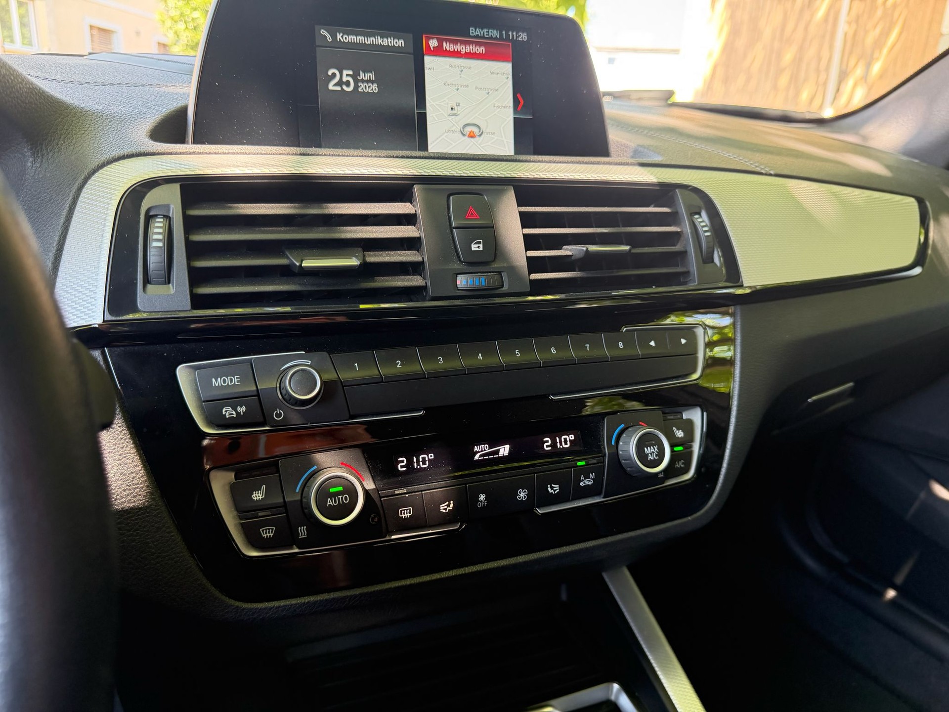 BMW 118i-image-13