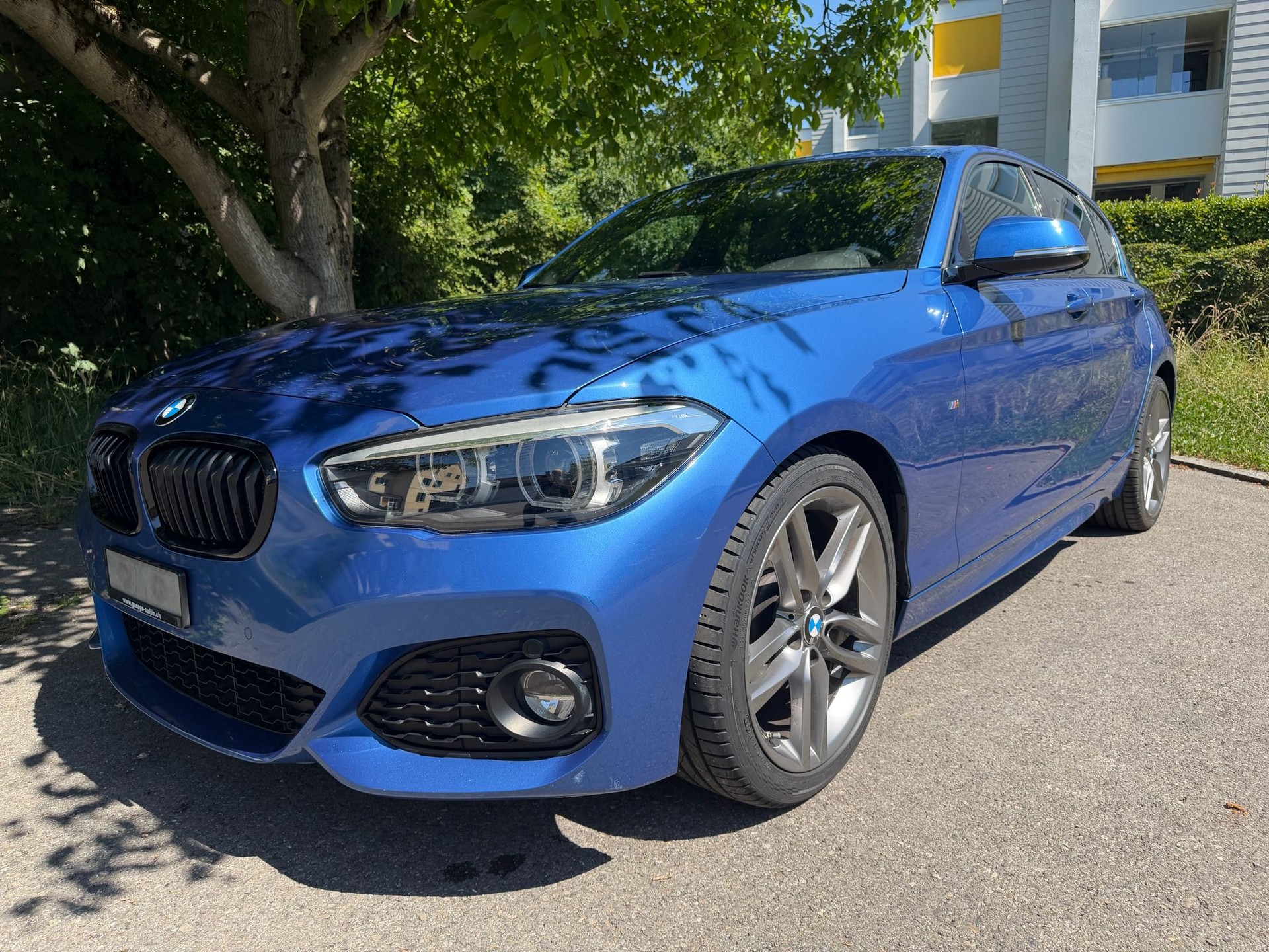 BMW 118i-image-0