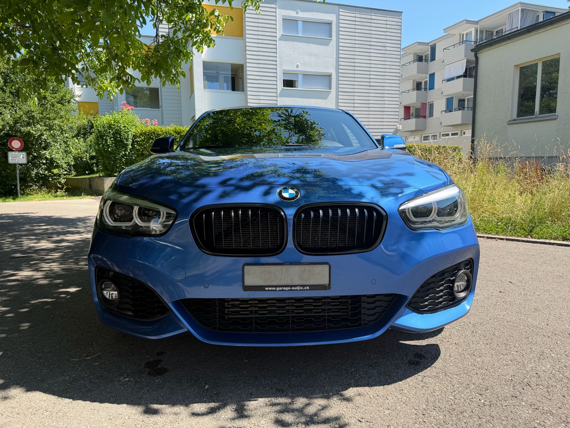 BMW 118i-image-1