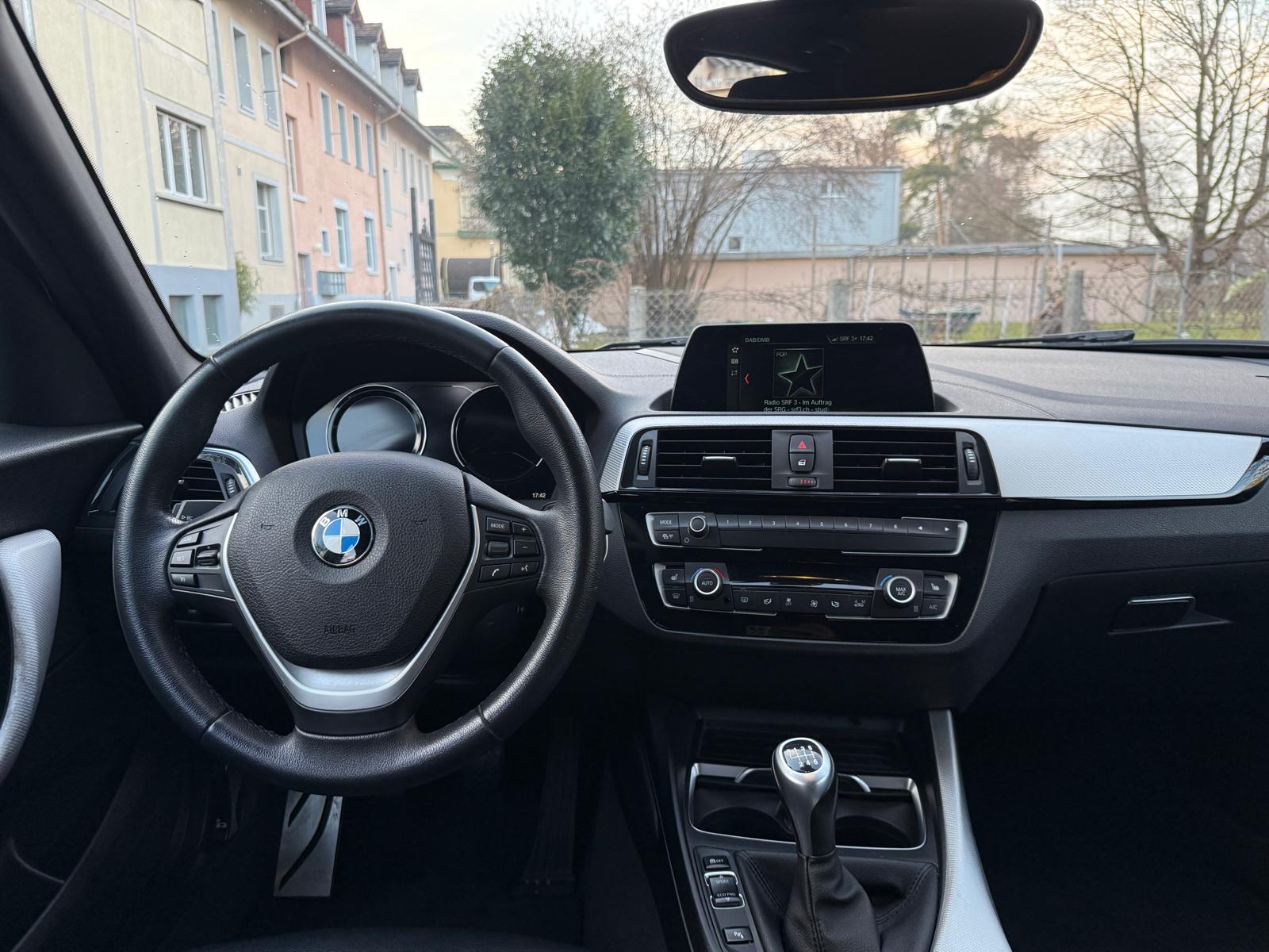 BMW 118i-image-5