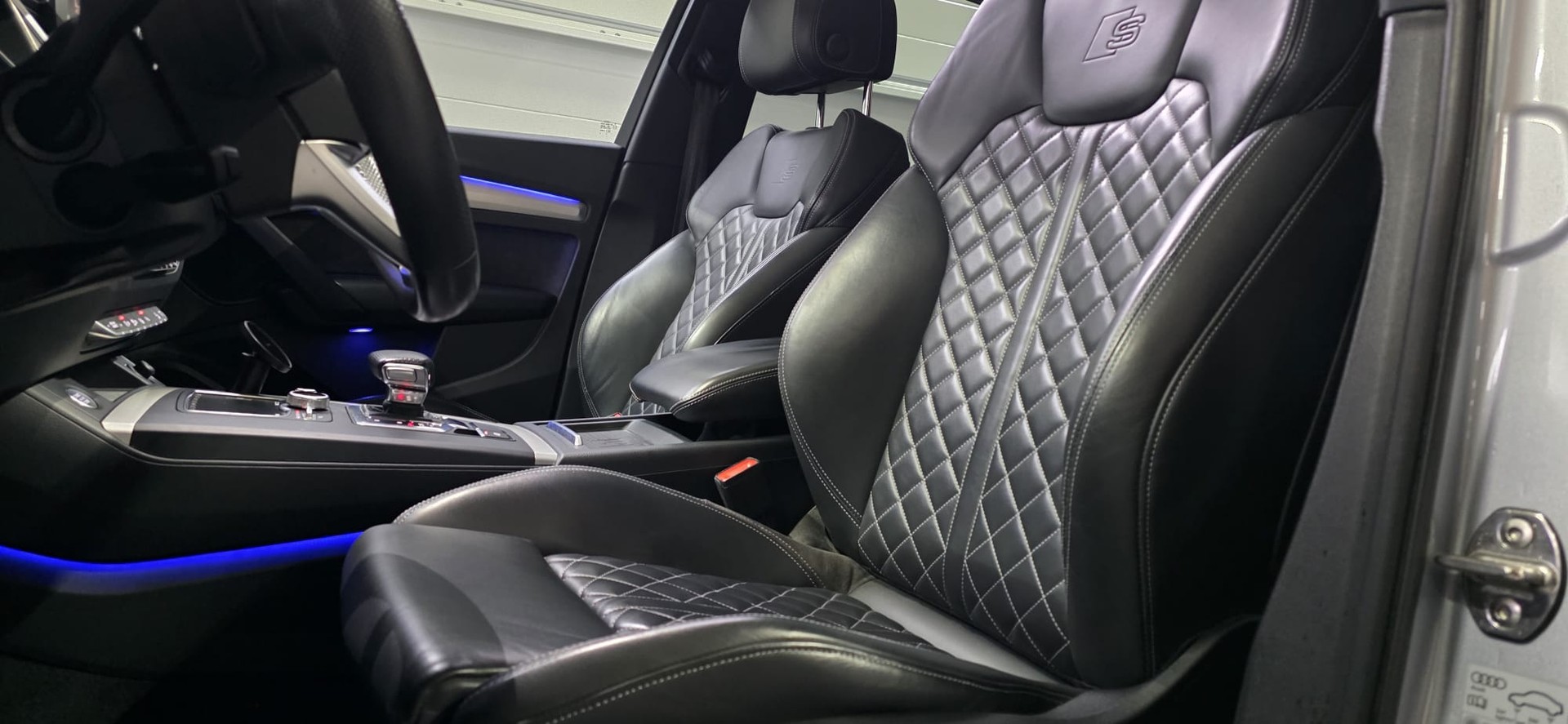 AUDI Q5 2.0 TFSI S-Line design quattro S-tronic-image-9