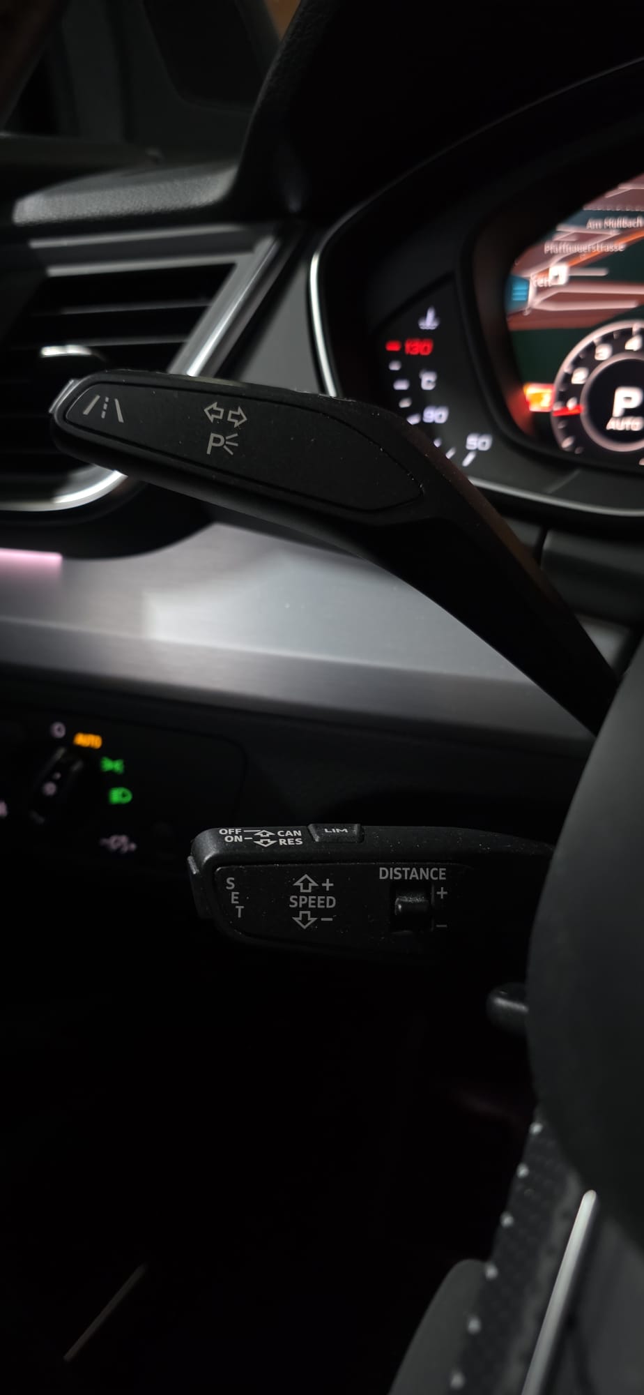 AUDI Q5 2.0 TFSI S-Line design quattro S-tronic-image-16