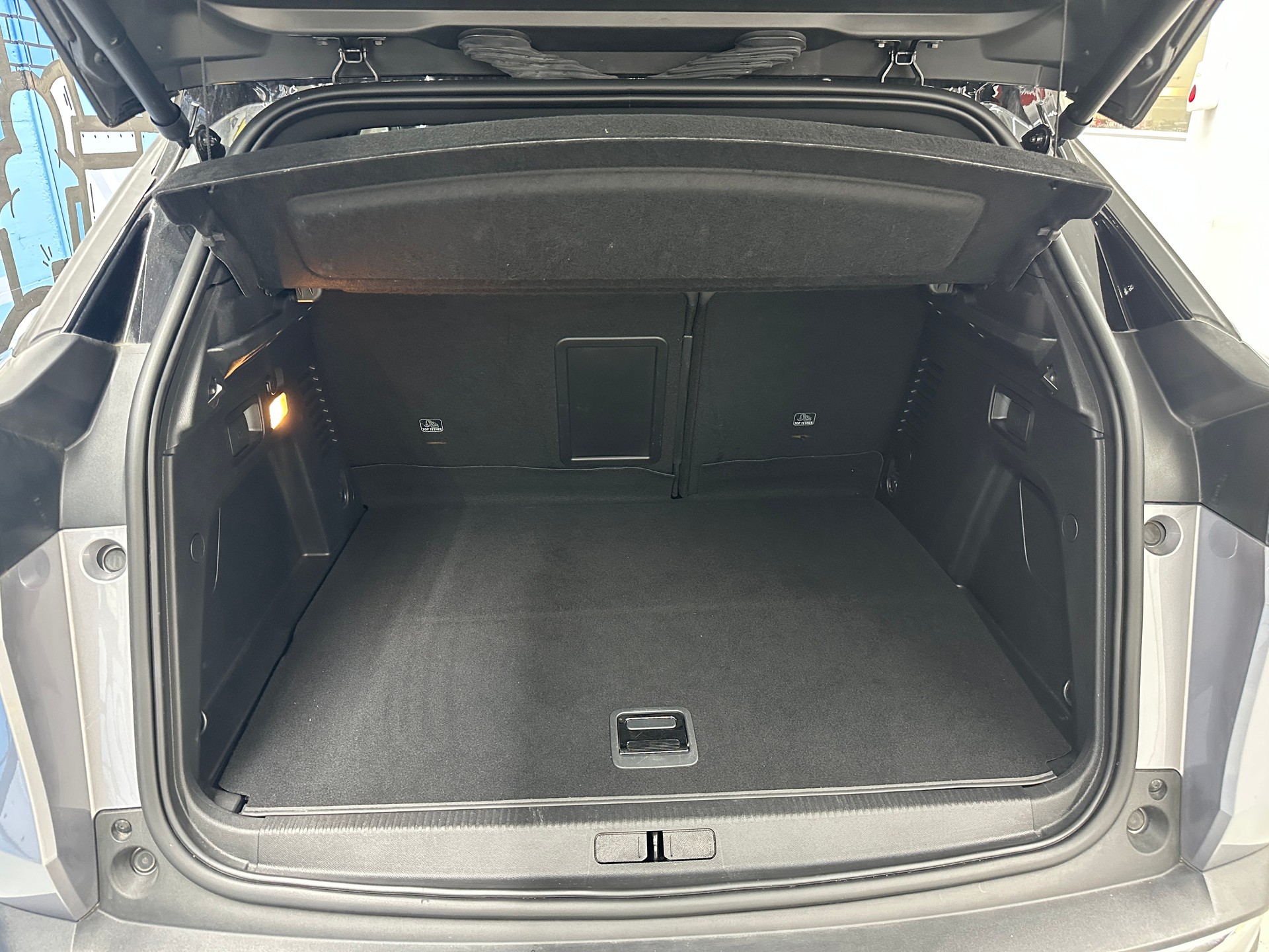 PEUGEOT 3008 225e Hybrid2 GT EAT8-image-5
