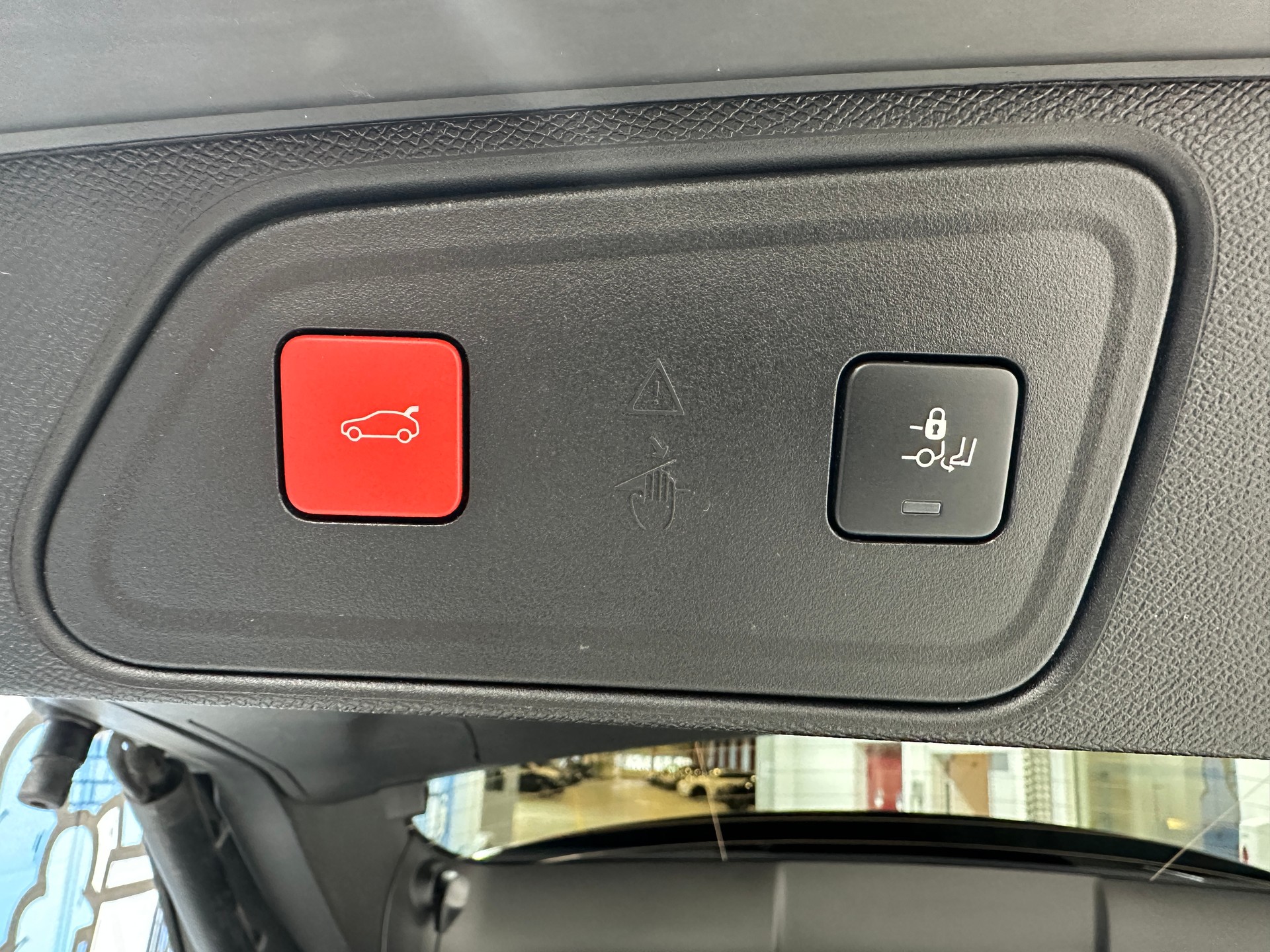 PEUGEOT 3008 225e Hybrid2 GT EAT8-image-12