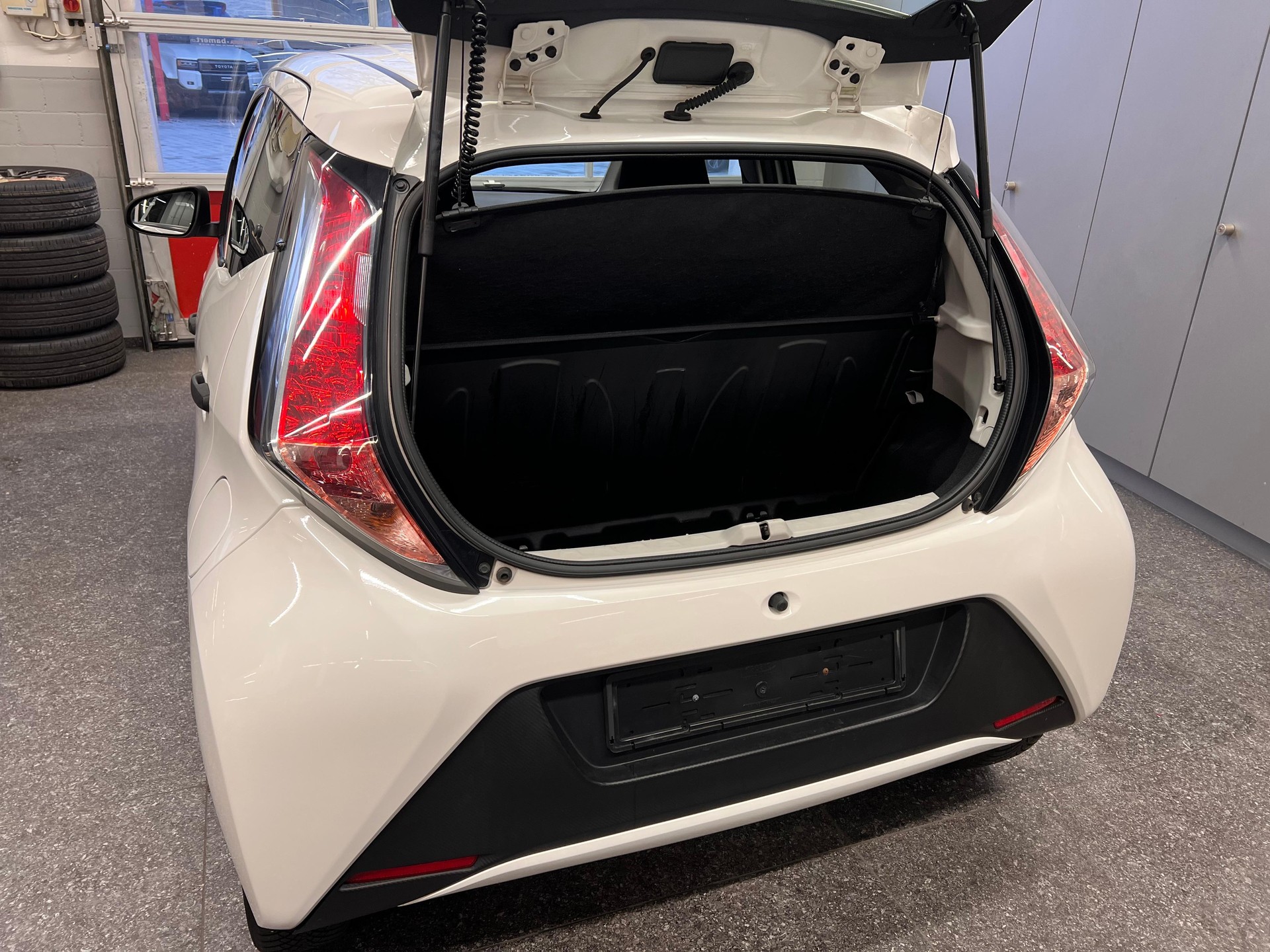 TOYOTA Aygo 1.0 VVT-i x-image-6