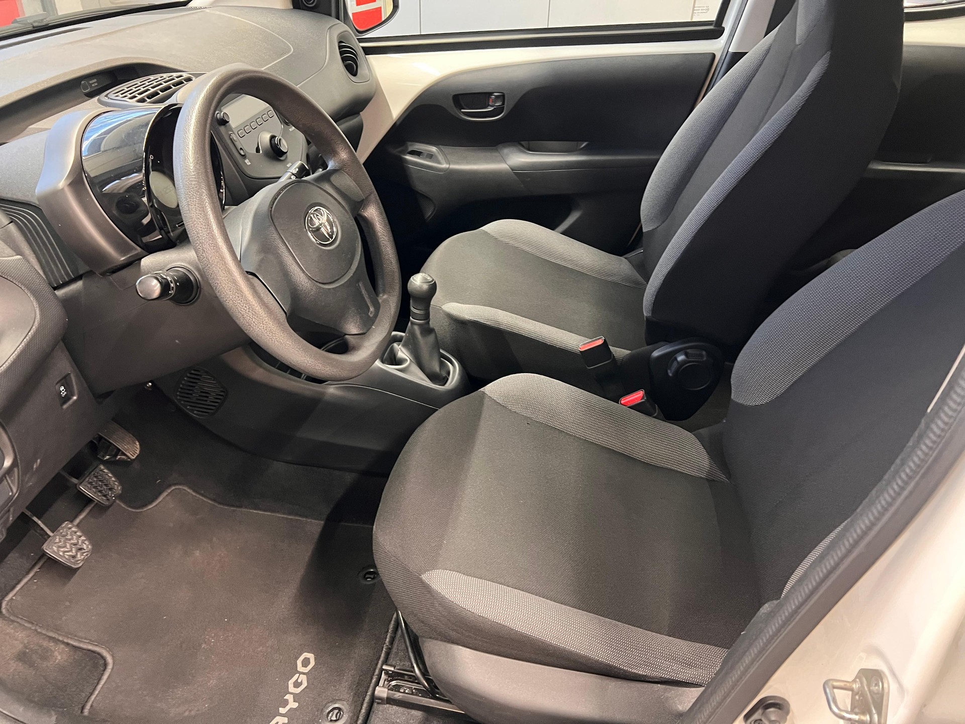 TOYOTA Aygo 1.0 VVT-i x-image-8