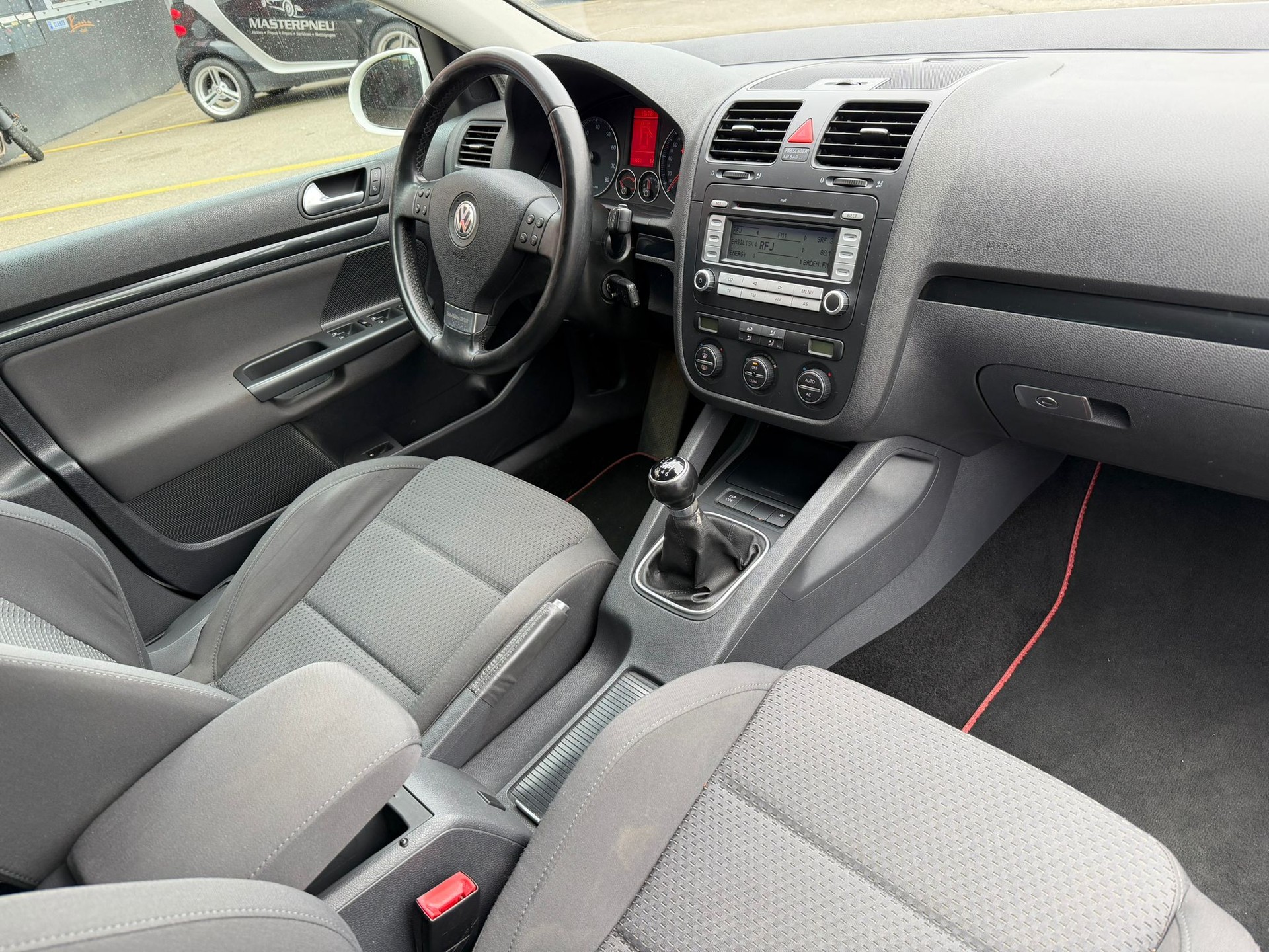 VW Golf 1.4 TSI GT Sport-image-10