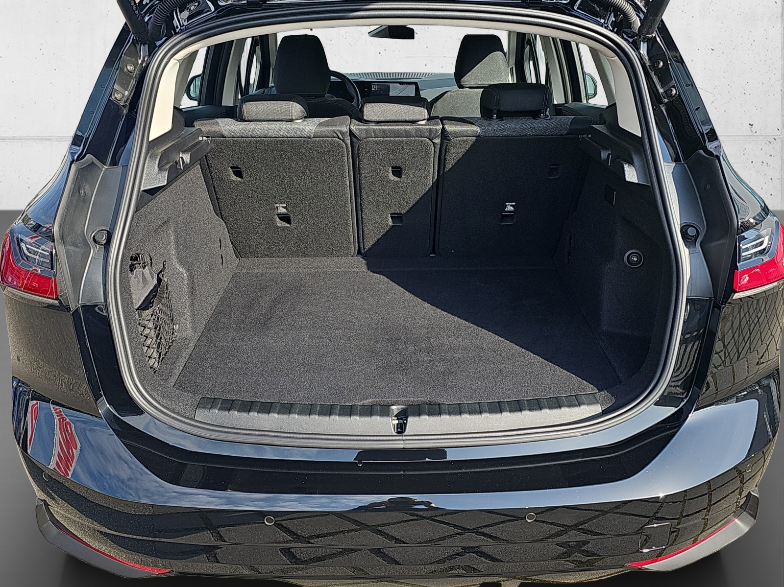 BMW 230e xDrive Act. Tourer-image-15