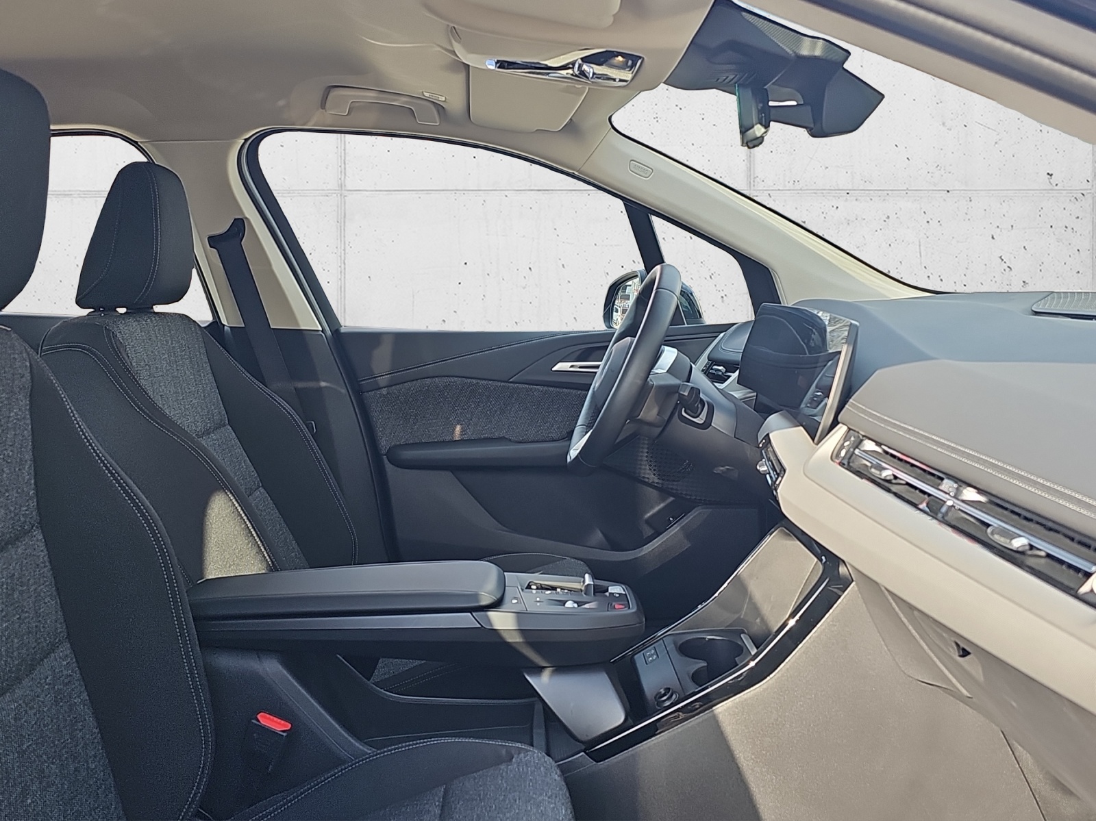 BMW 230e xDrive Act. Tourer-image-16