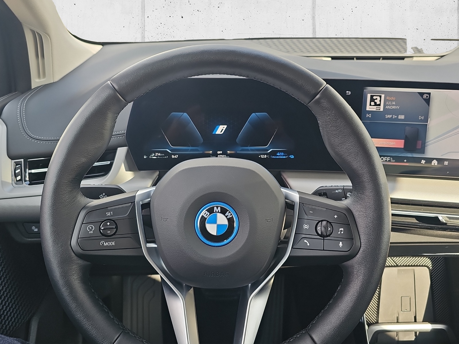 BMW 230e xDrive Act. Tourer-image-10