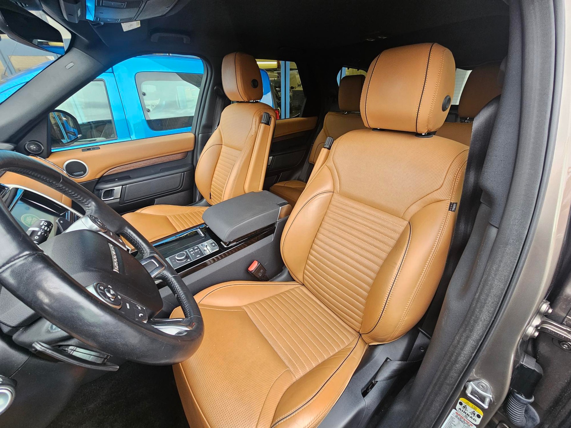 LAND ROVER Discovery 3.0 TD6 HSE Automatic-image-4