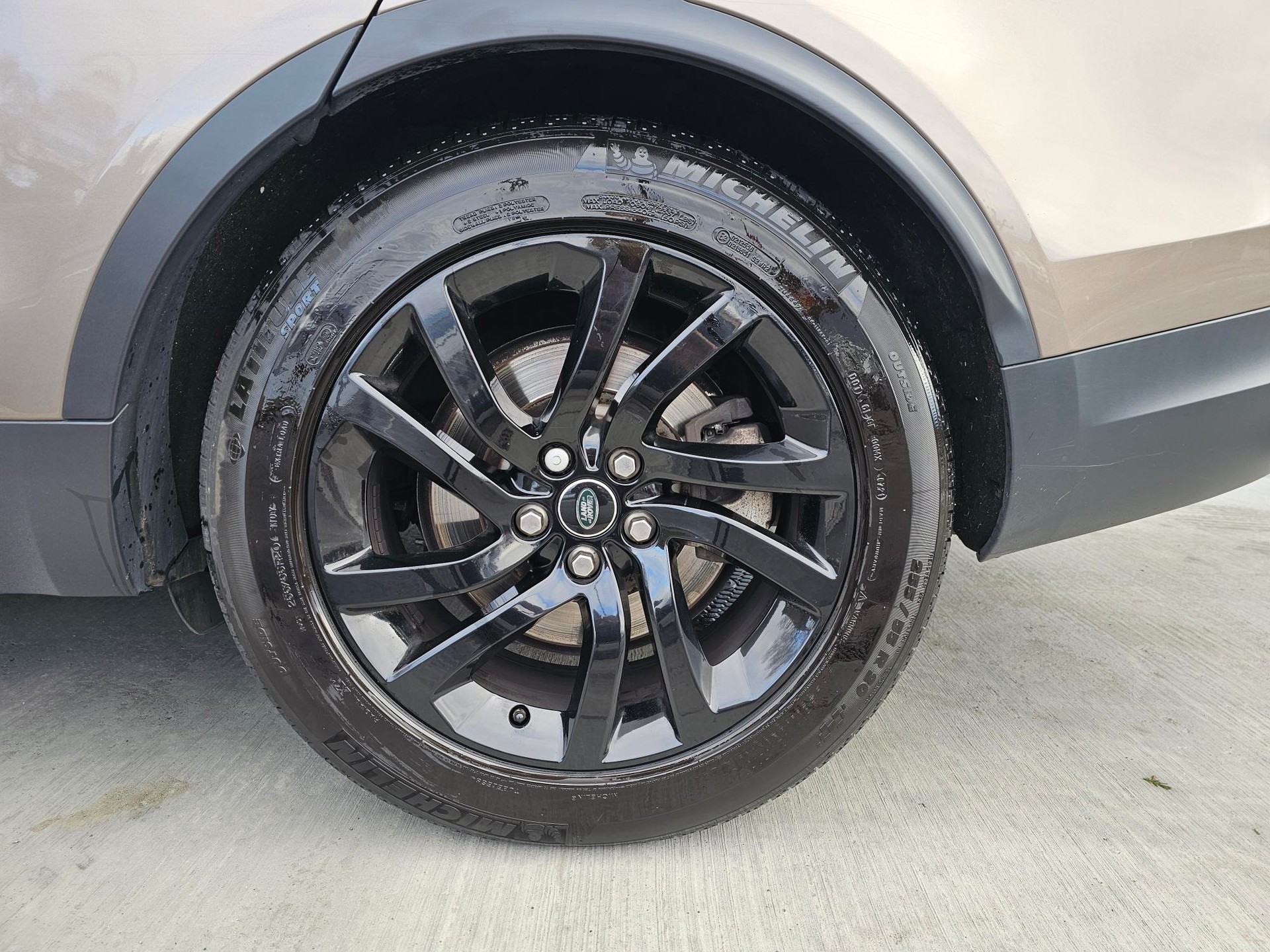 LAND ROVER Discovery 3.0 TD6 HSE Automatic-image-15