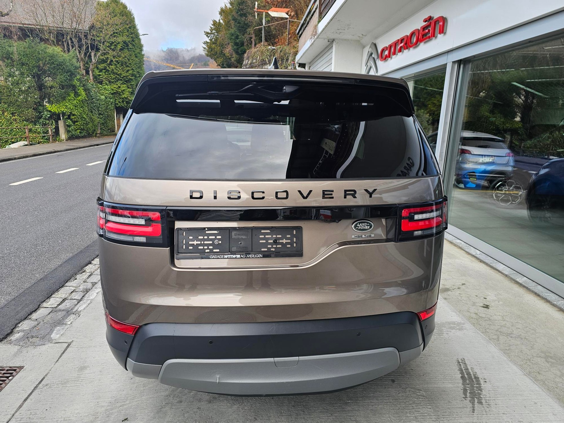 LAND ROVER Discovery 3.0 TD6 HSE Automatic-image-3