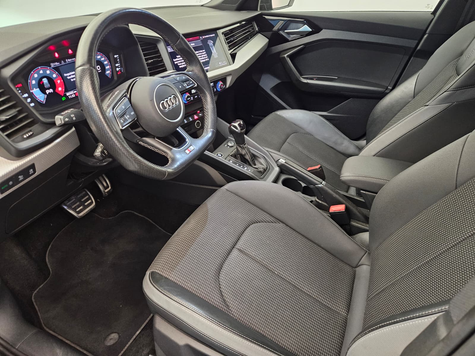 AUDI A1 Sportback 30 TFSI Attraction S-tronic-image-10