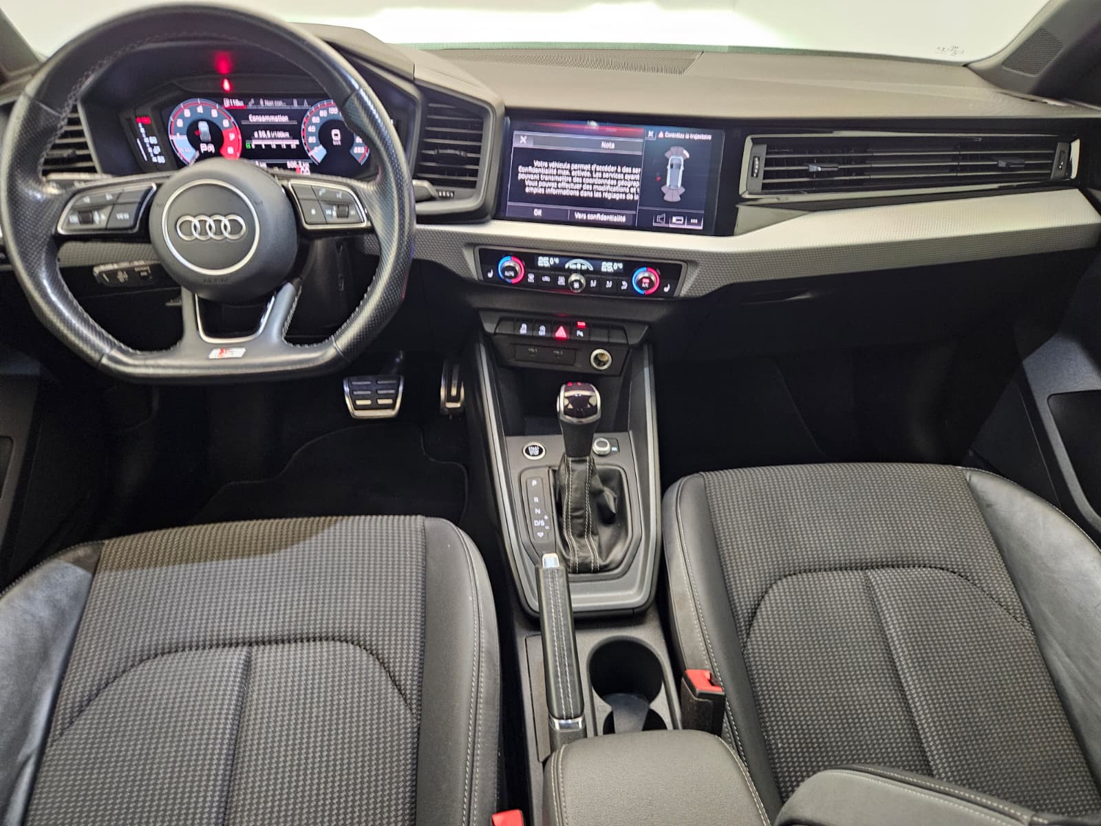 AUDI A1 Sportback 30 TFSI Attraction S-tronic-image-9