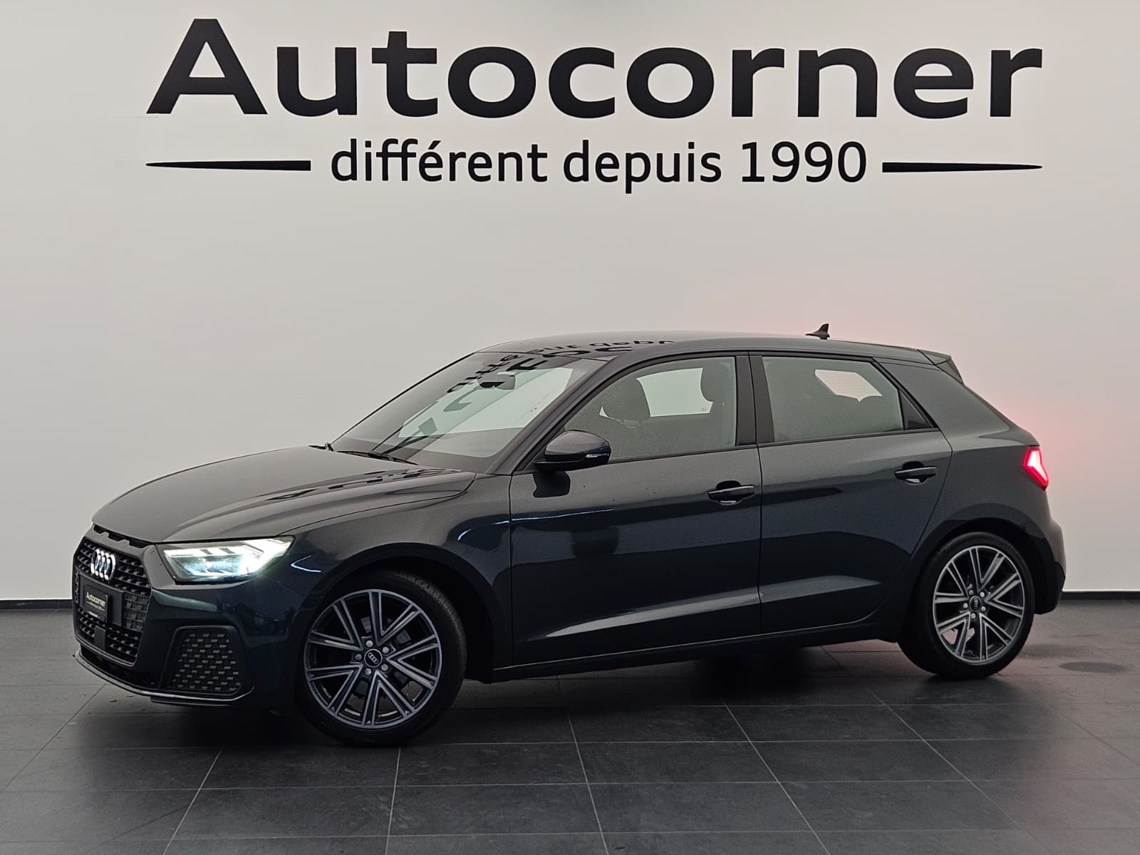 AUDI A1 Sportback 30 TFSI Attraction S-tronic-image-0