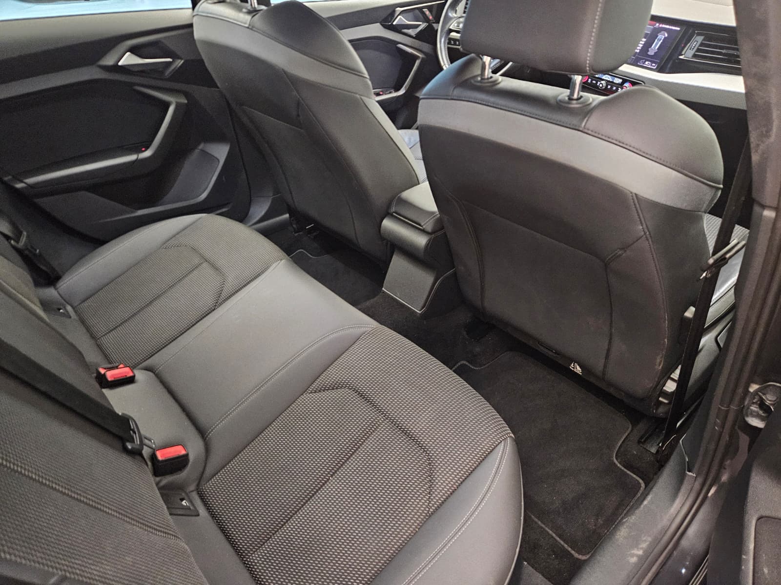 AUDI A1 Sportback 30 TFSI Attraction S-tronic-image-13