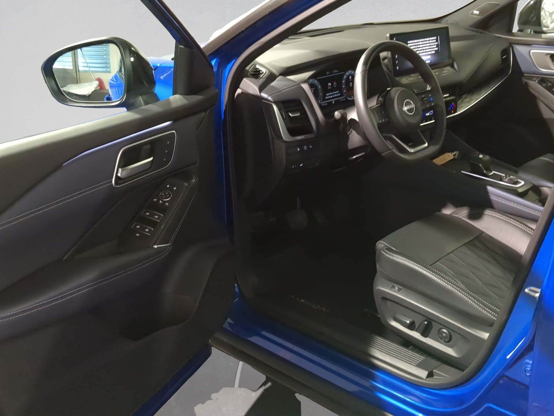 NISSAN Qashqai 1.3 DIG-T MHEV Tekna+ Xtronic 4x4-image-21