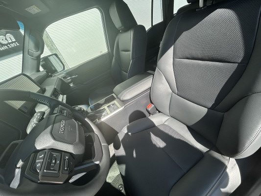 TOYOTA LandCruiser 2.8 48V Style-image-7