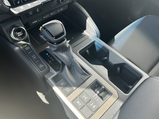 TOYOTA LandCruiser 2.8 48V Style-image-14