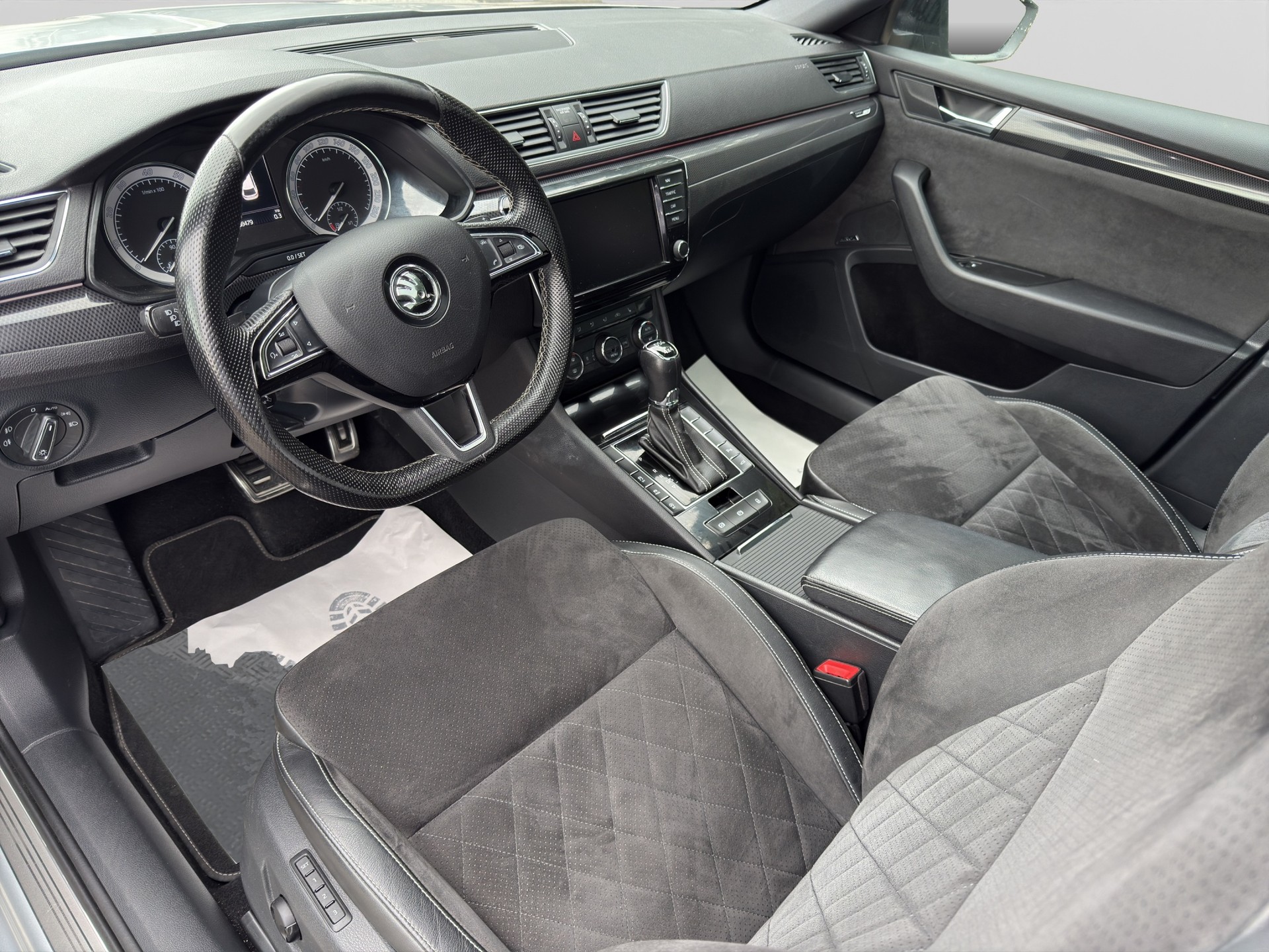 SKODA Superb Combi 2.0 TSI Sport Line DSG 4x4-image-7