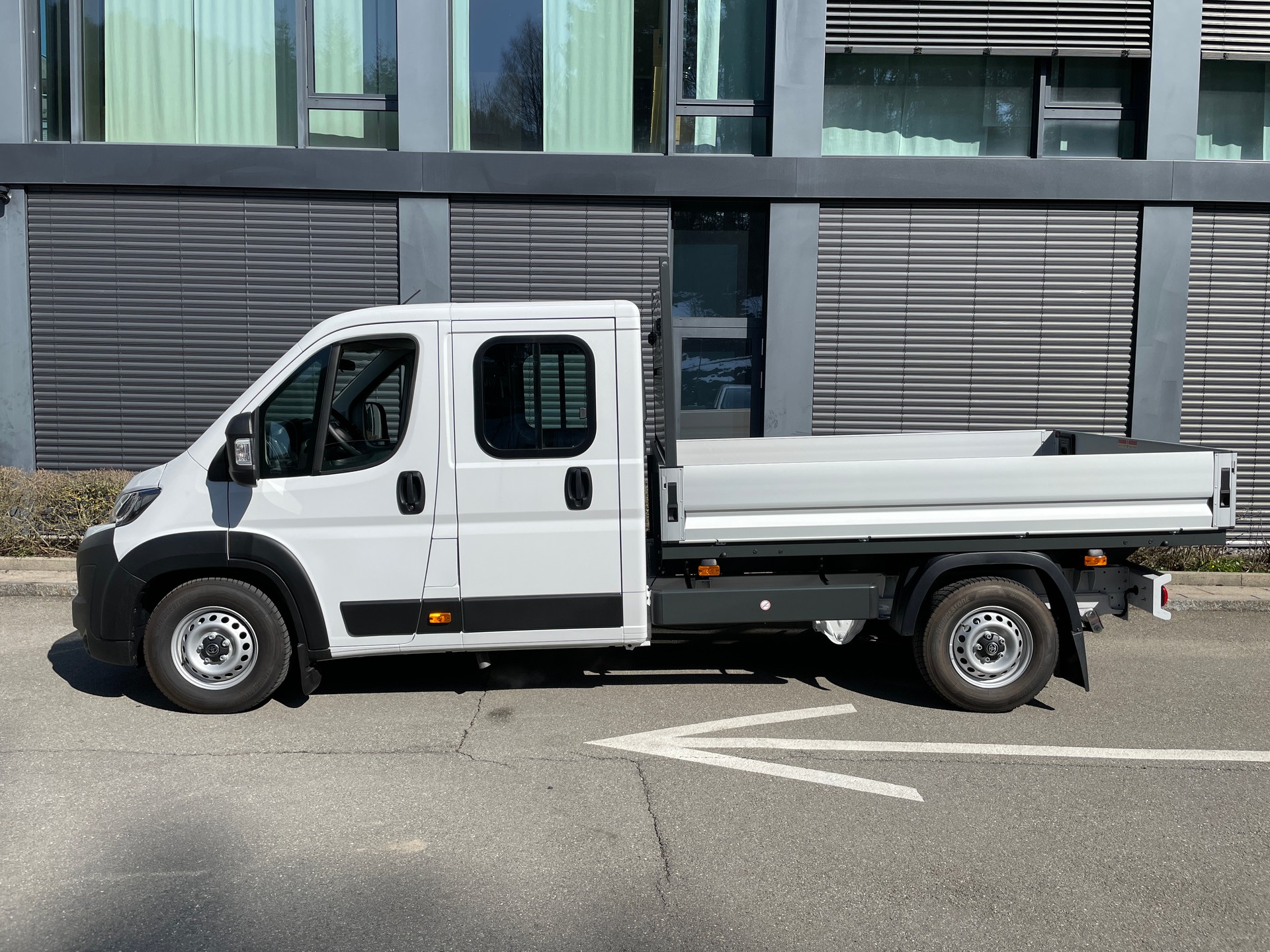 TOYOTA Proace MAX 2.2D DK Chassis mit Pritsche 3,5t L3 Work-showroom-element-1