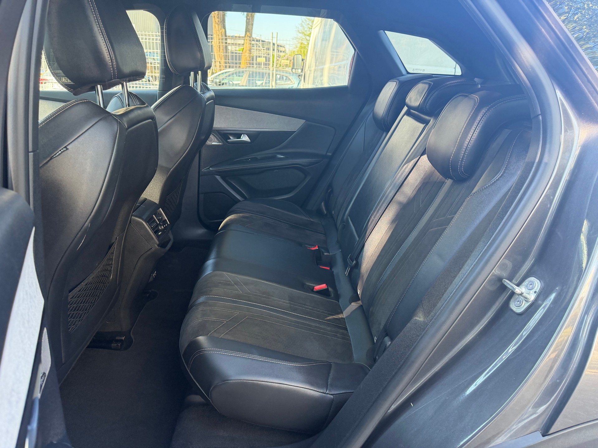 PEUGEOT 3008 1.5 BlueHDi GT EAT8 * Leder * Gr. Navi * LED * Klima-auto * PDC v&h-RF-Kamera 360 * Tempomat * Ab MFK-image-6