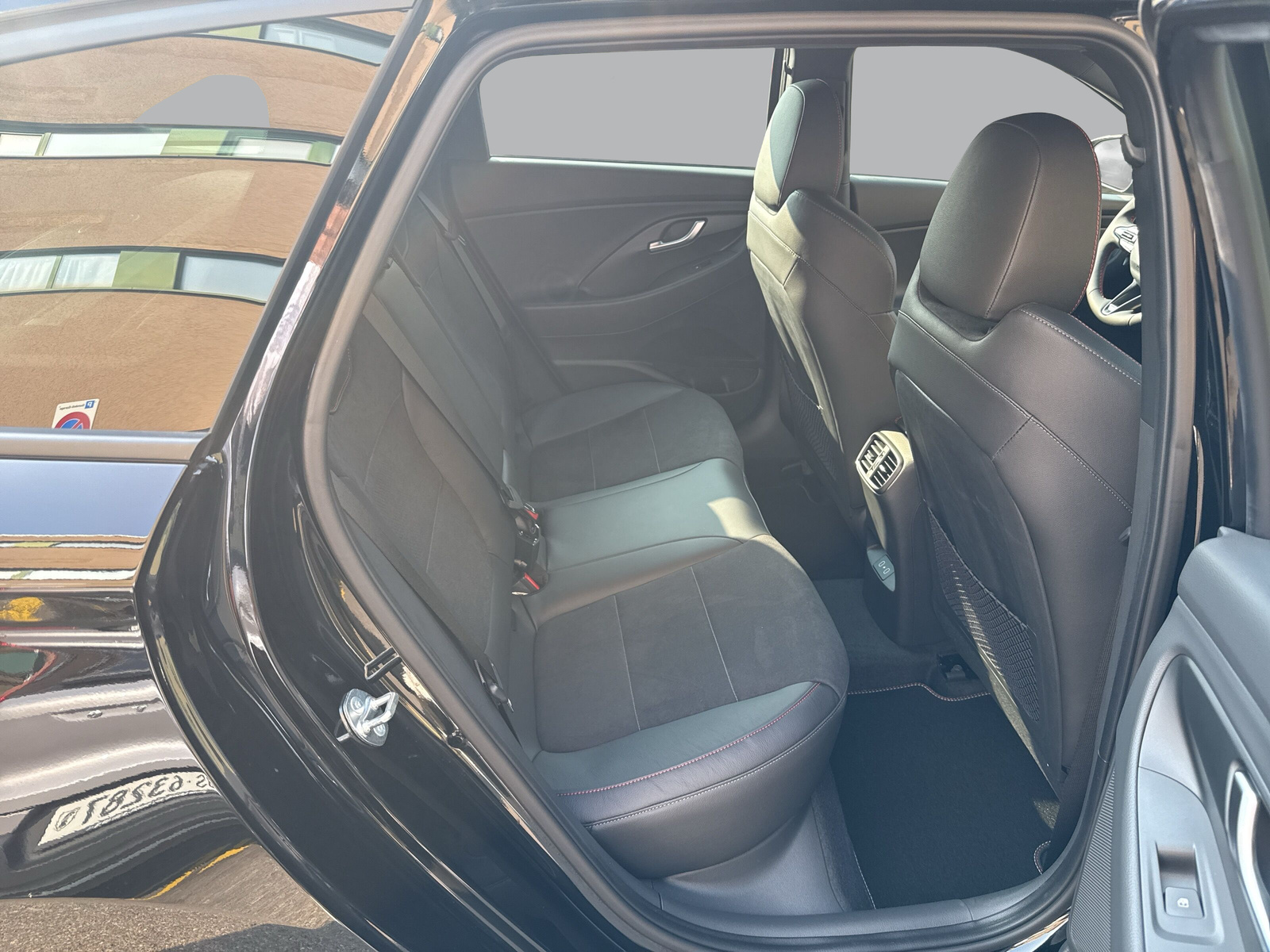 HYUNDAI i30 Wagon 1.5 T-GDi N Line 48V MH DCT-image-13