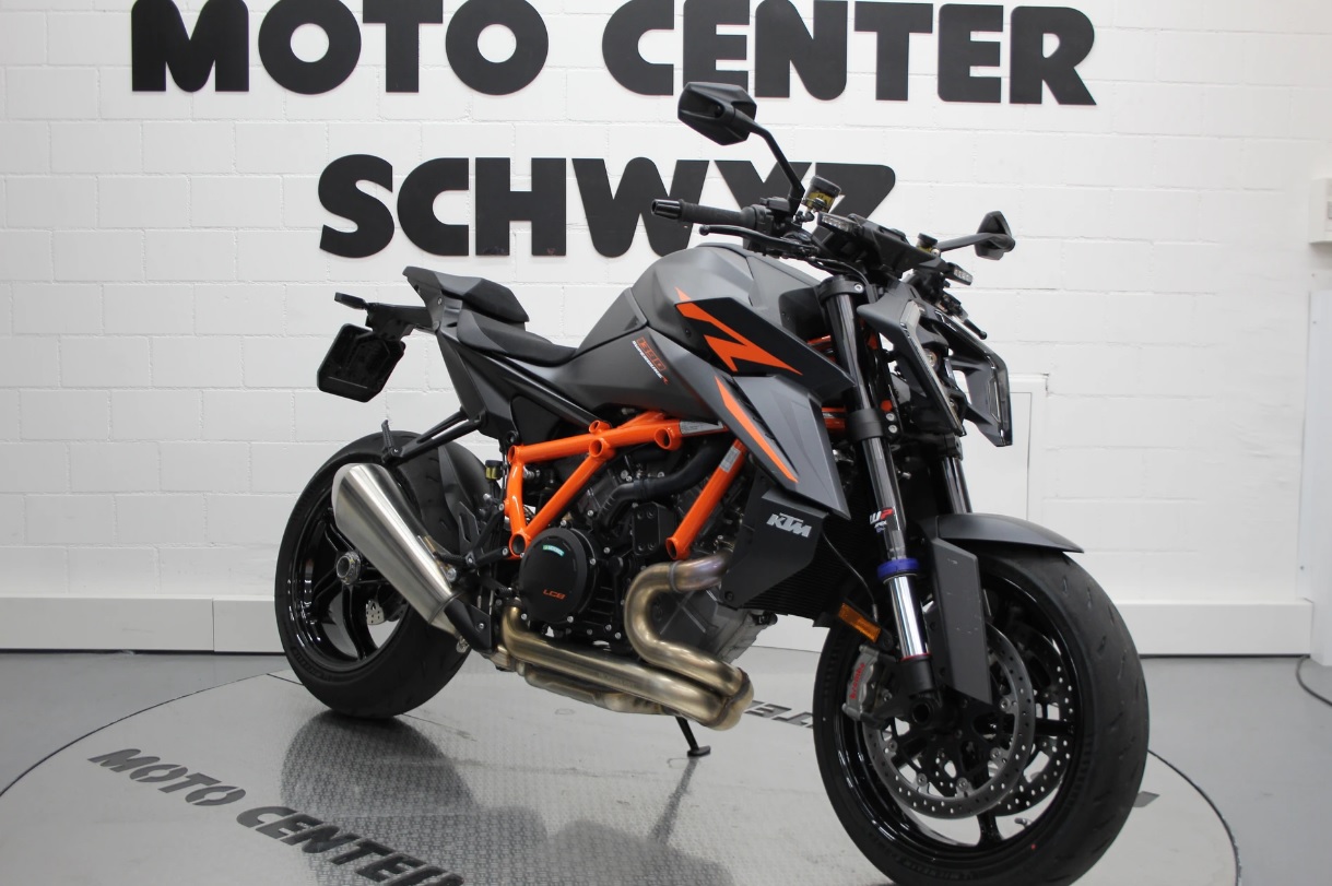 KTM 1390 Super Duke R EVO-showroom-element-1