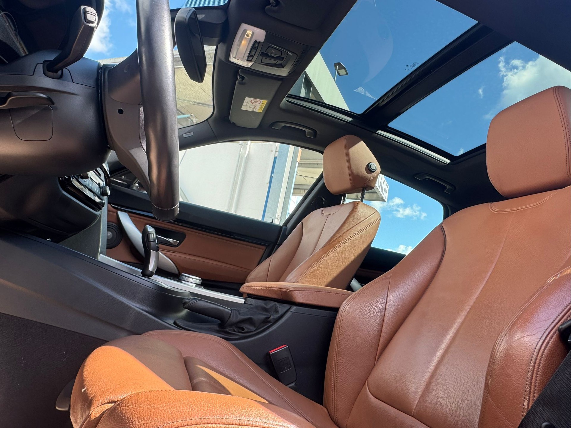 BMW 330d GT xDrive Sport Line Steptronic-image-6