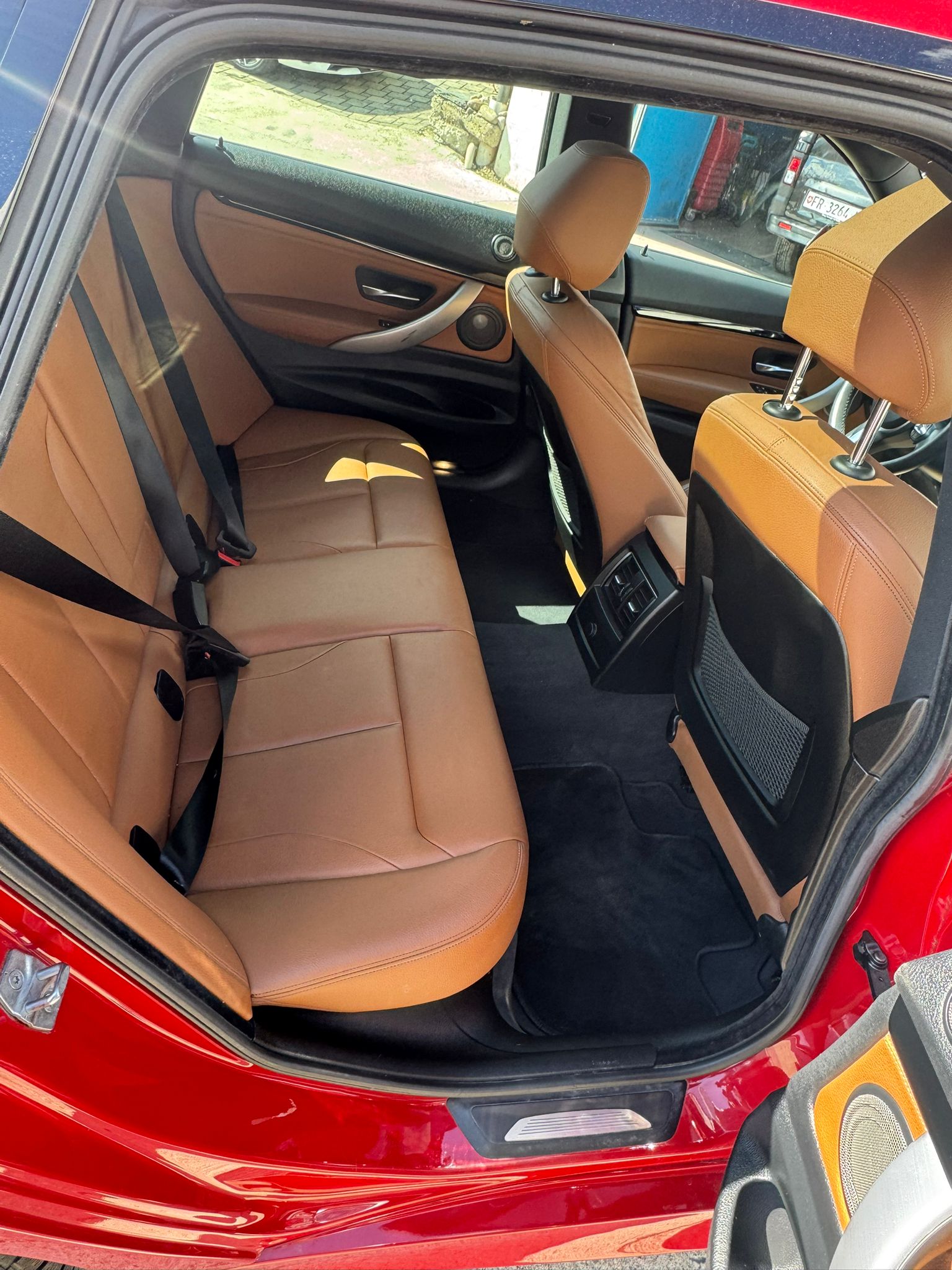 BMW 330d GT xDrive Sport Line Steptronic-image-8