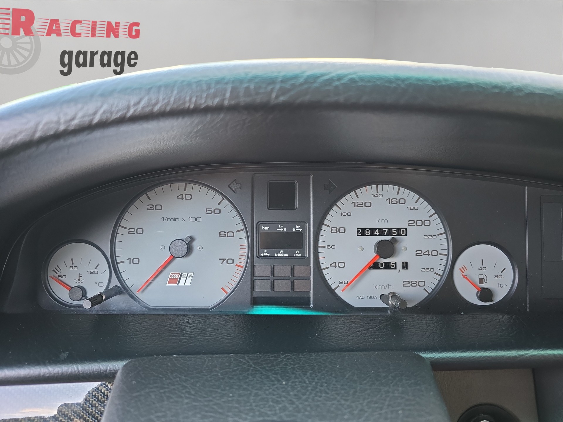 AUDI 100 S4 quattro-image-10