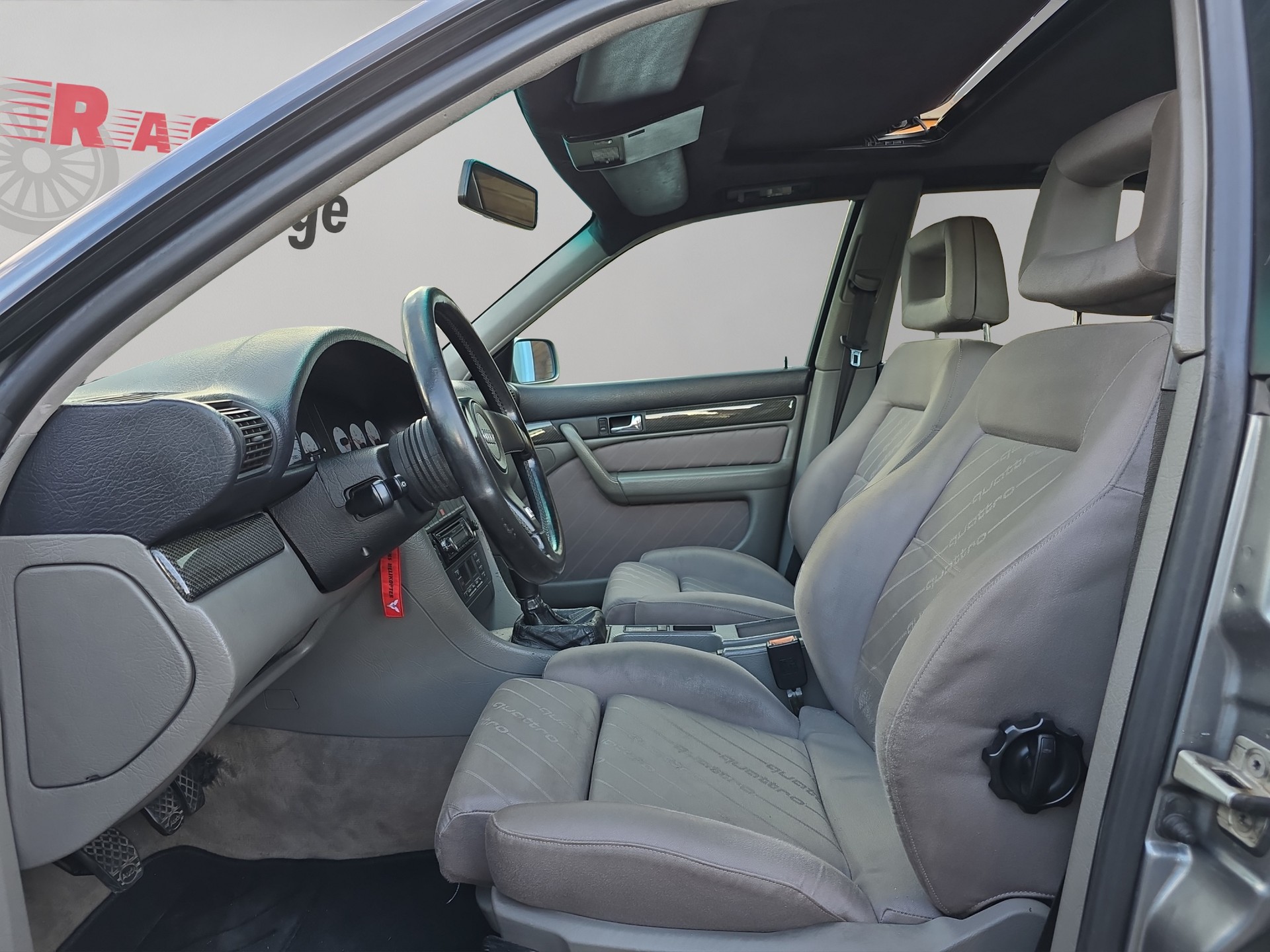 AUDI 100 S4 quattro-image-8