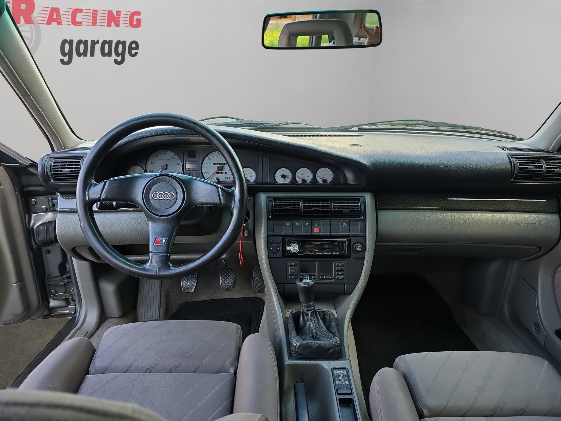 AUDI 100 S4 quattro-image-13