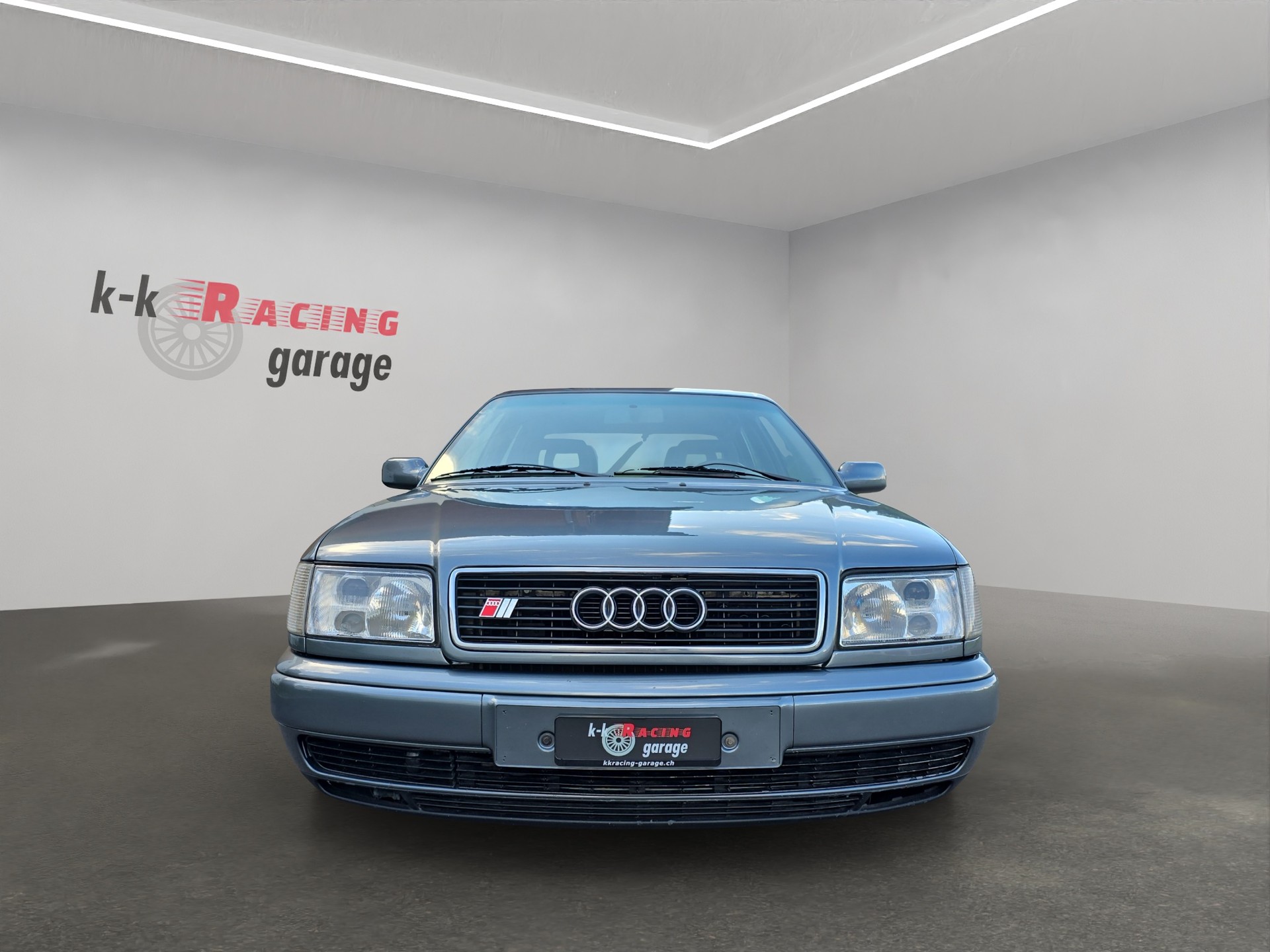 AUDI 100 S4 quattro-showroom-element-1