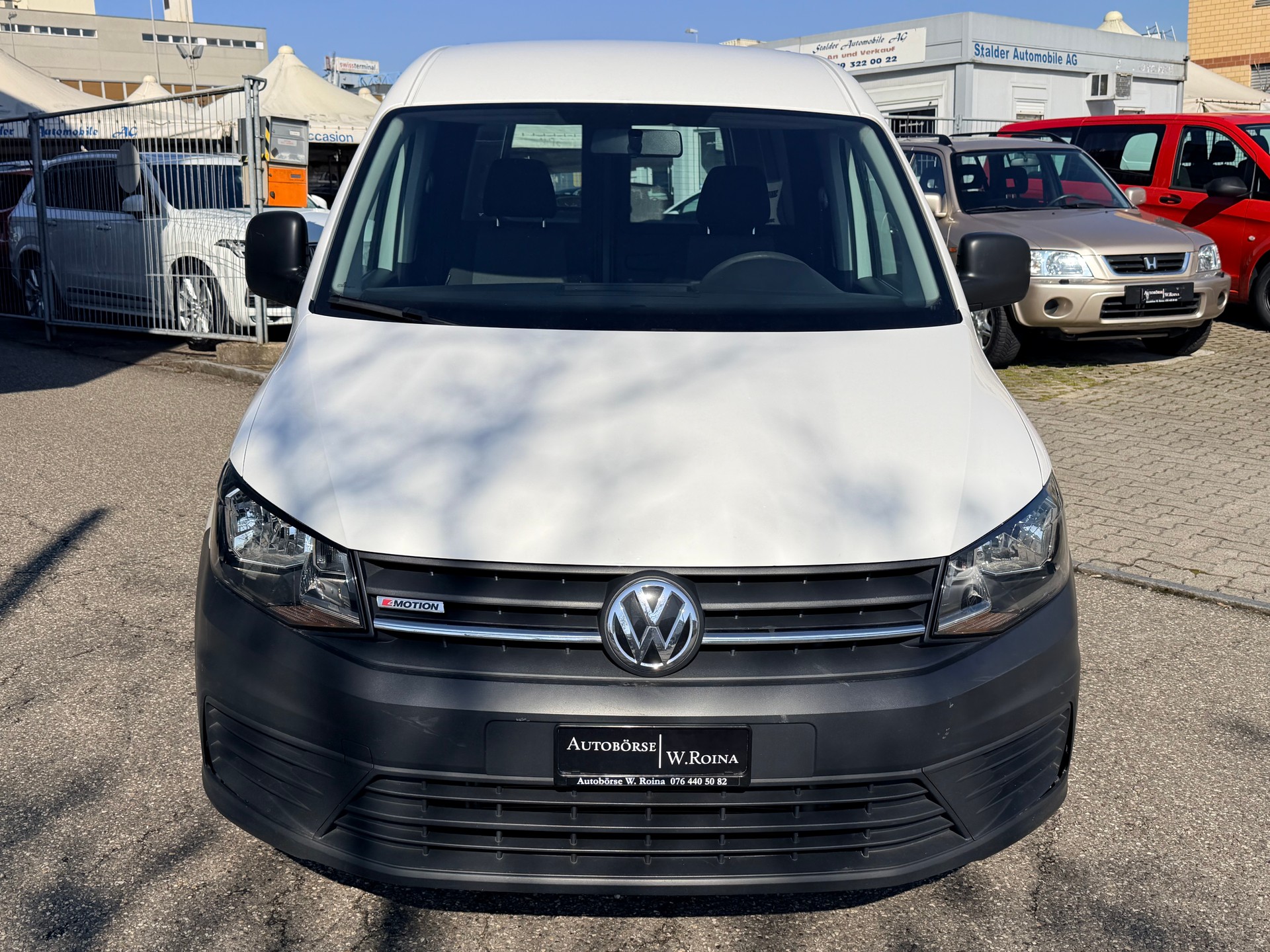 VW Caddy Maxi 2.0TDI 4Motion BlueMotion Technology-image-8