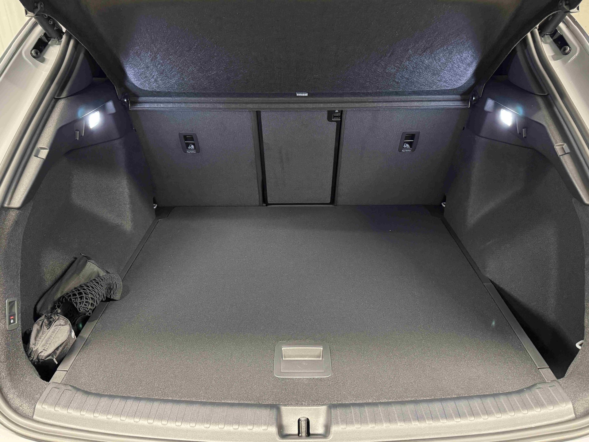 AUDI Q4 e-tron 45 Edition Swiss Ski quattro-image-13
