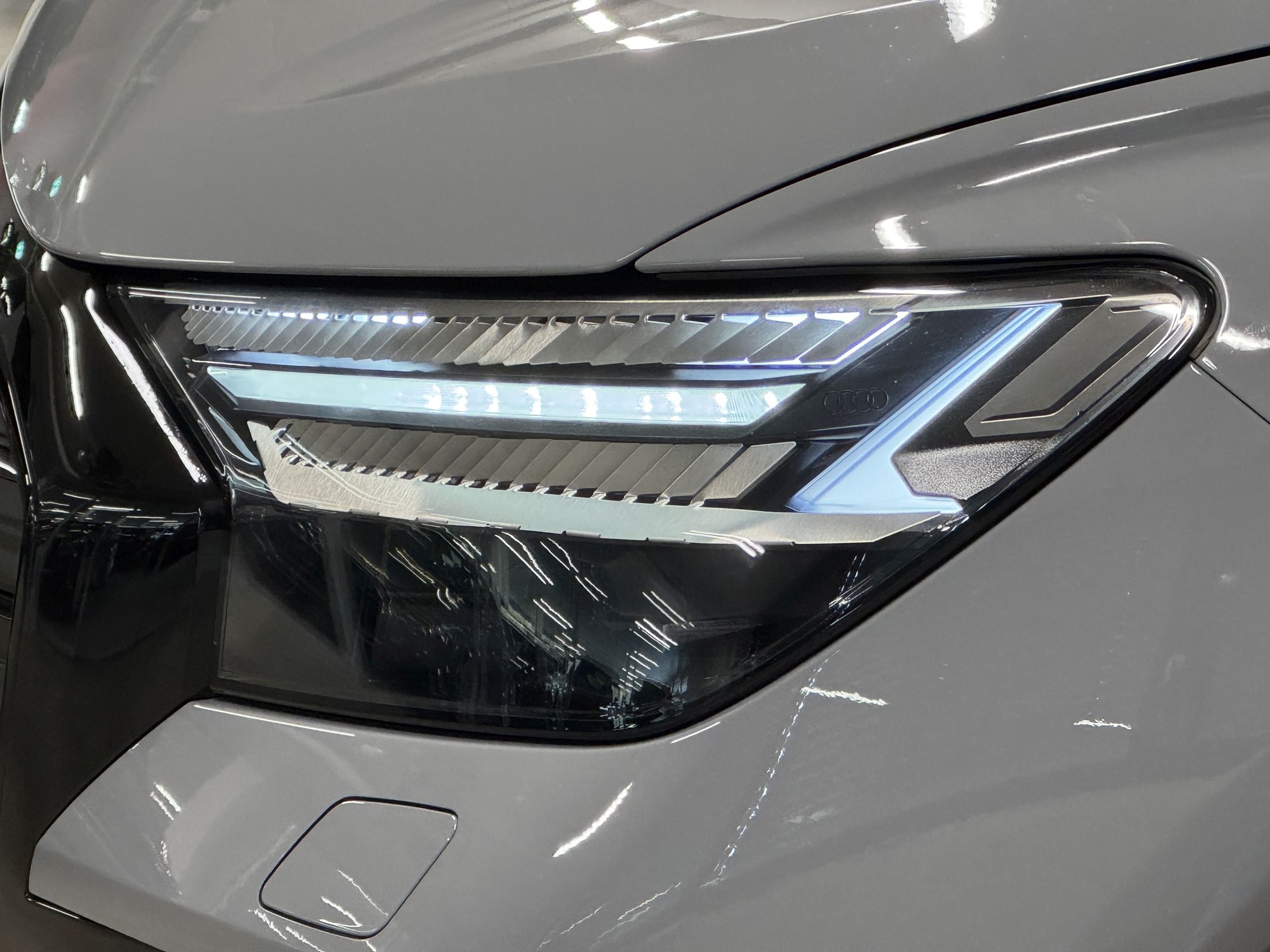 AUDI Q4 e-tron 45 Edition Swiss Ski quattro-image-5