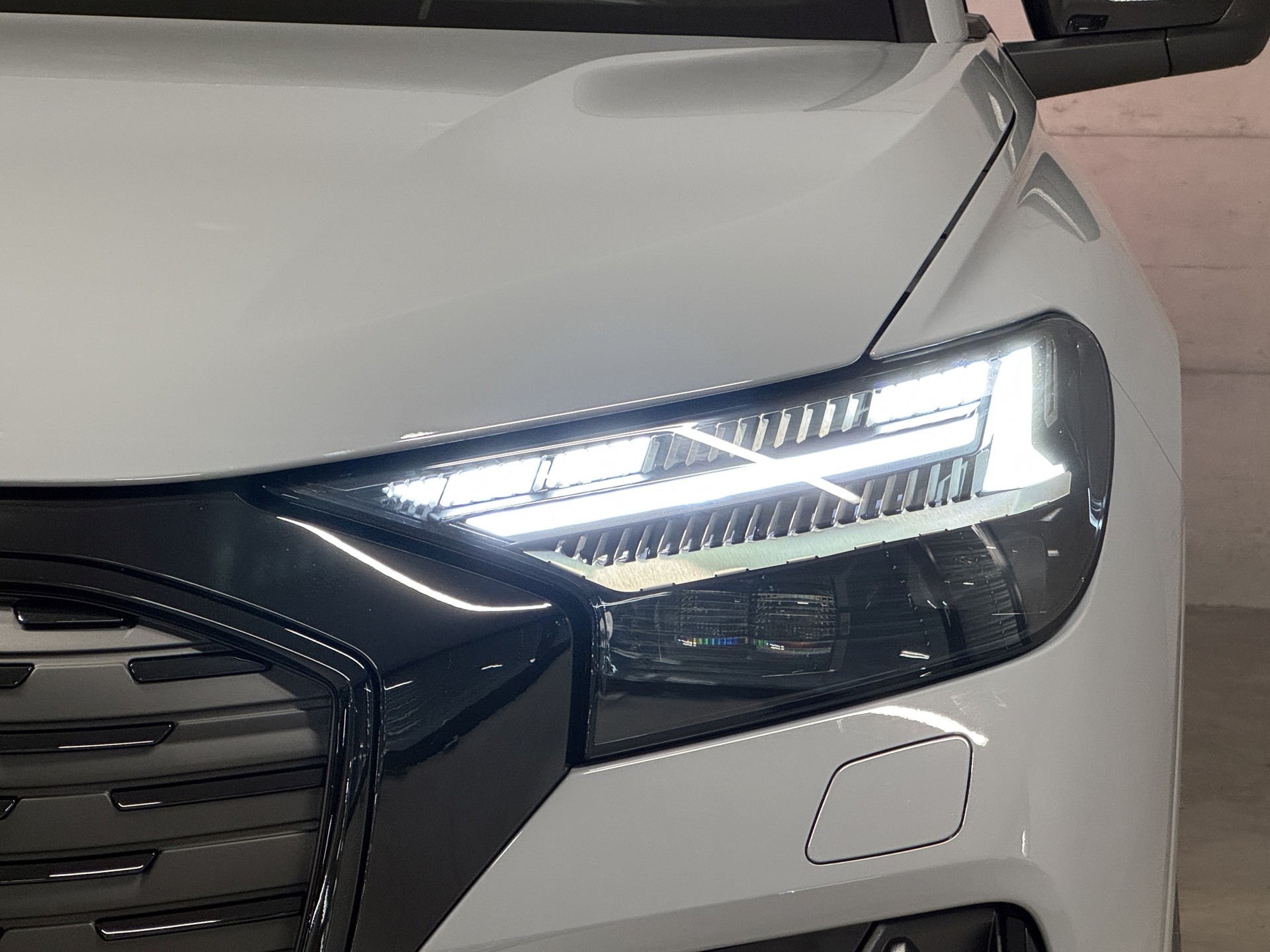 AUDI Q4 e-tron 45 Edition Swiss Ski quattro-image-4