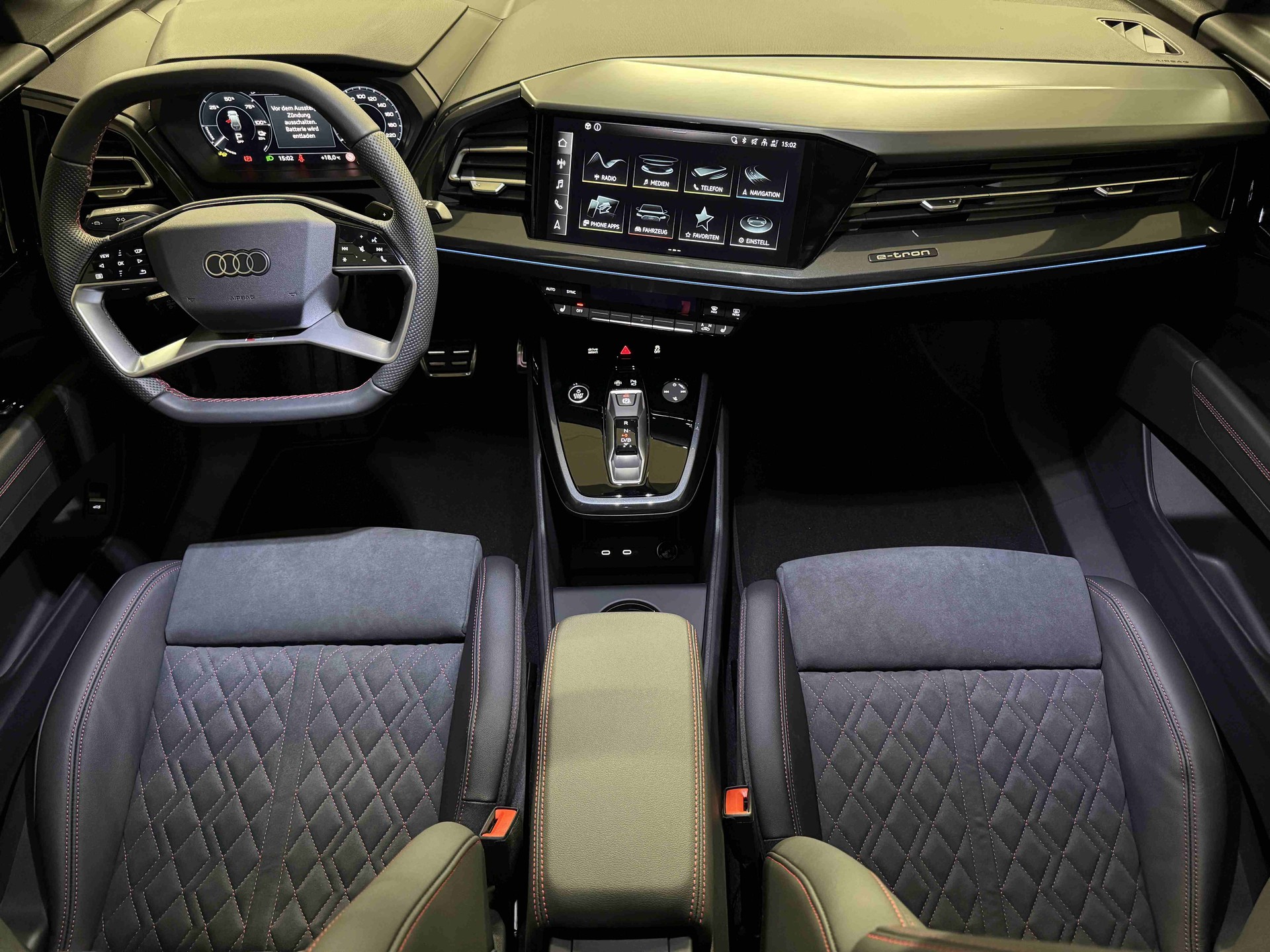 AUDI Q4 e-tron 45 Edition Swiss Ski quattro-image-10