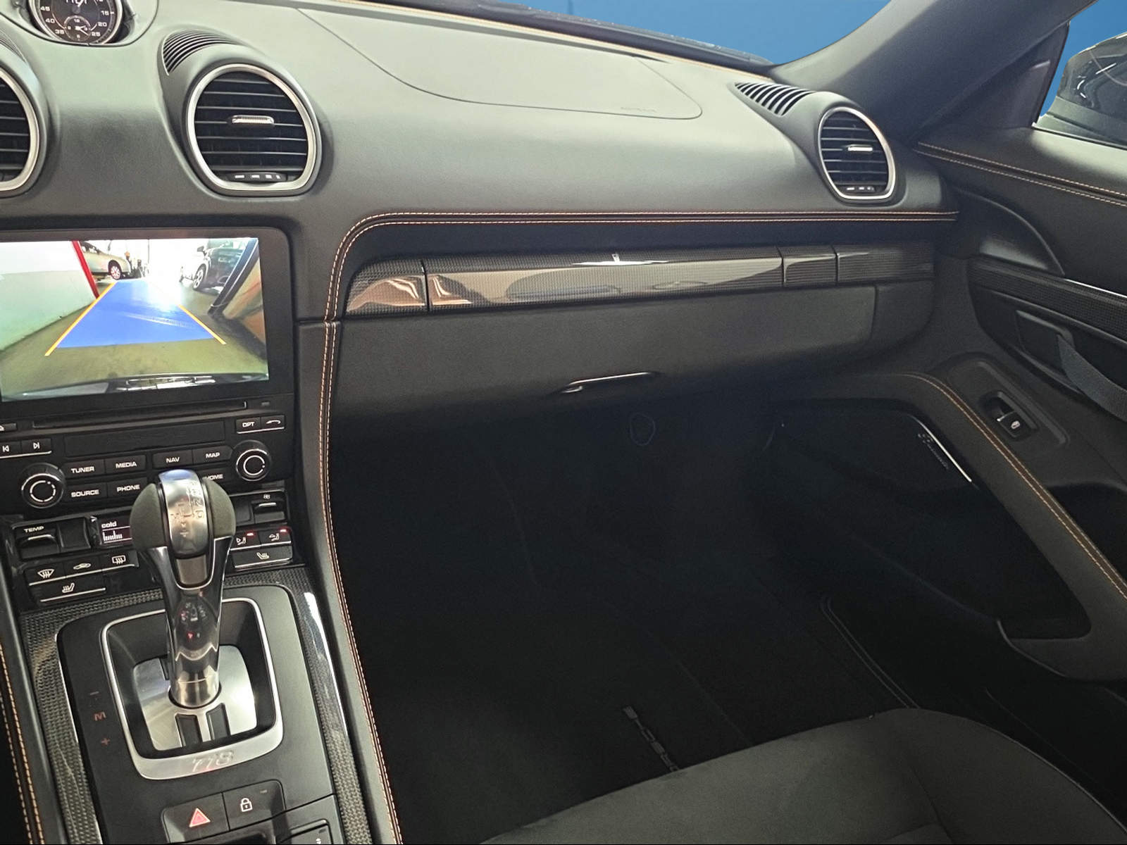 PORSCHE 718 Boxster Spyder PDK-image-14