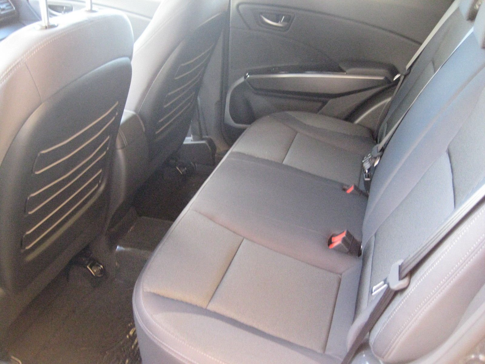 KGM-SsangYong Tivoli 1.5 T GDI Steel 4WD Automat-image-6
