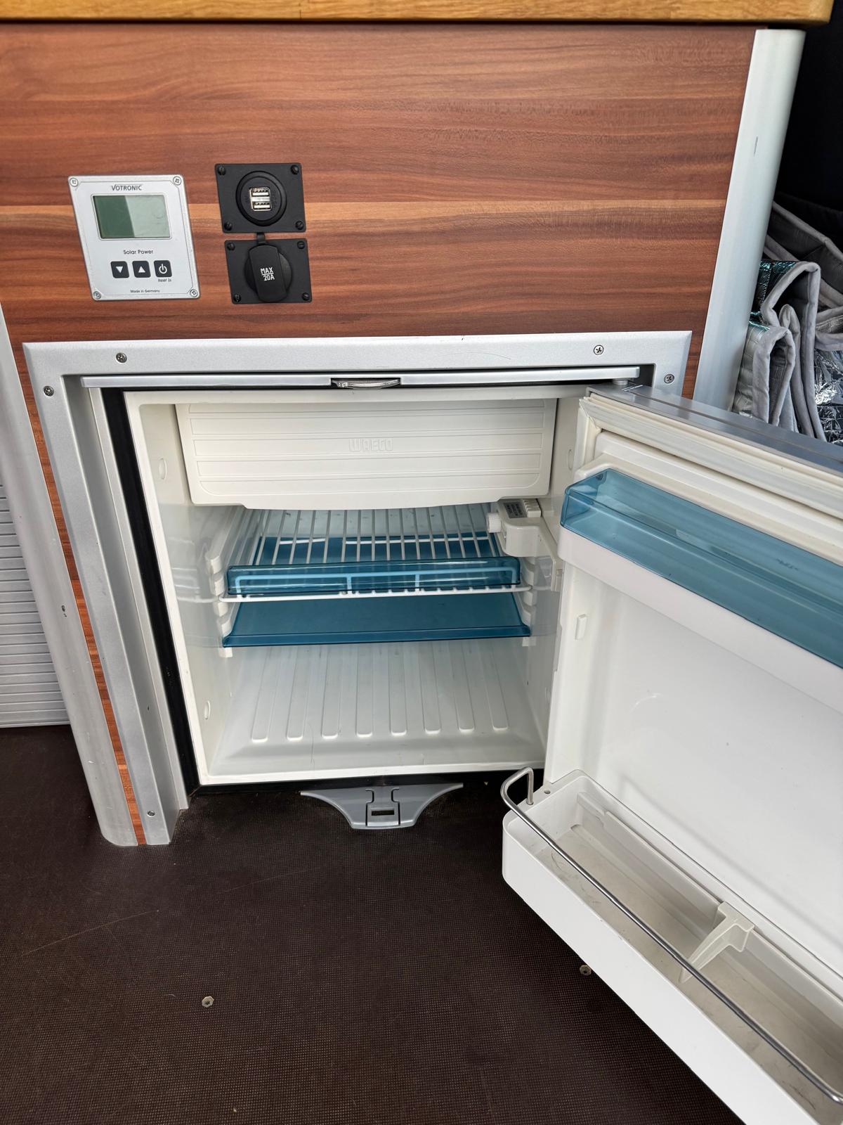 VW Caravelle-image-13