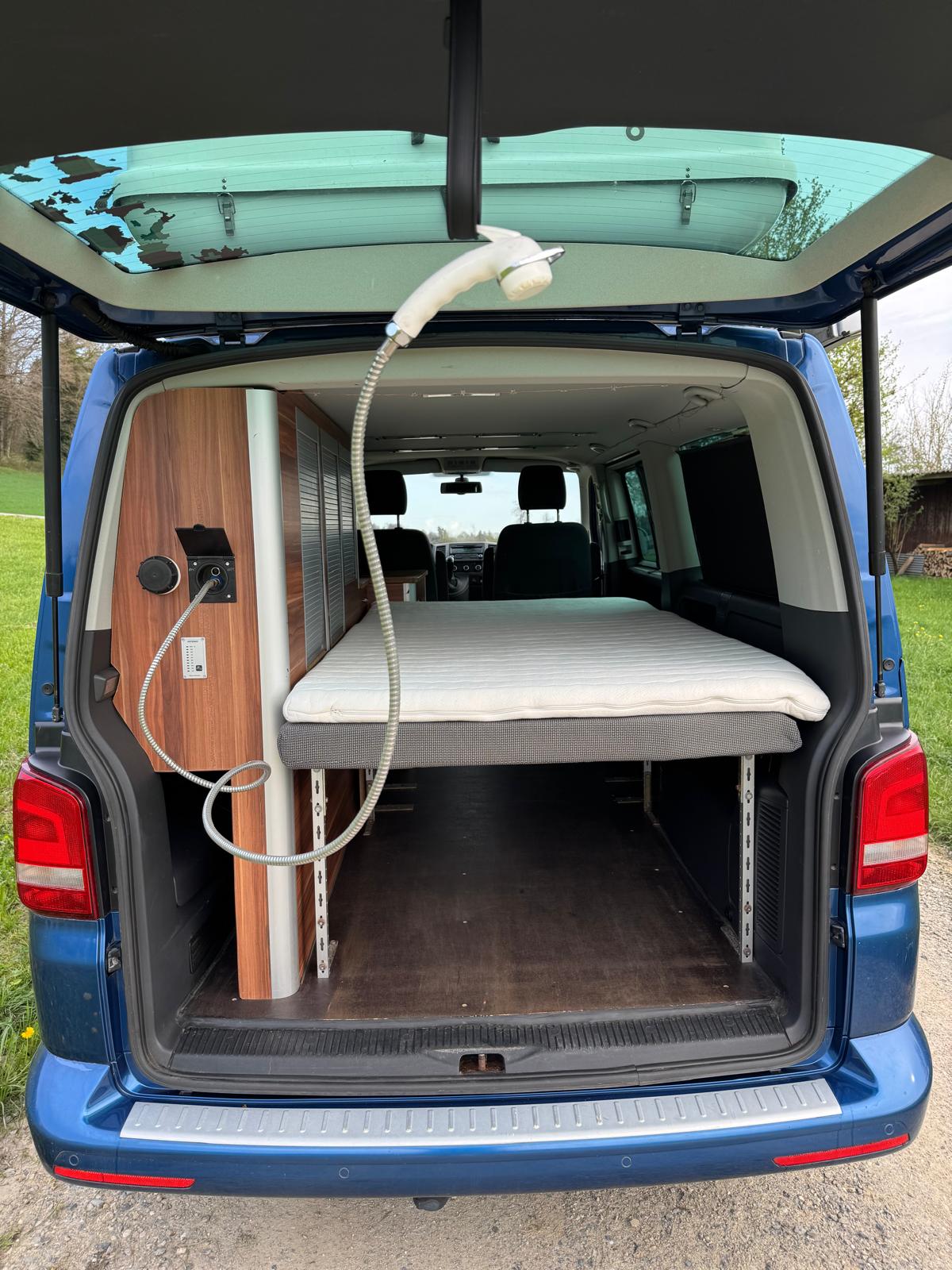 VW Caravelle-image-8